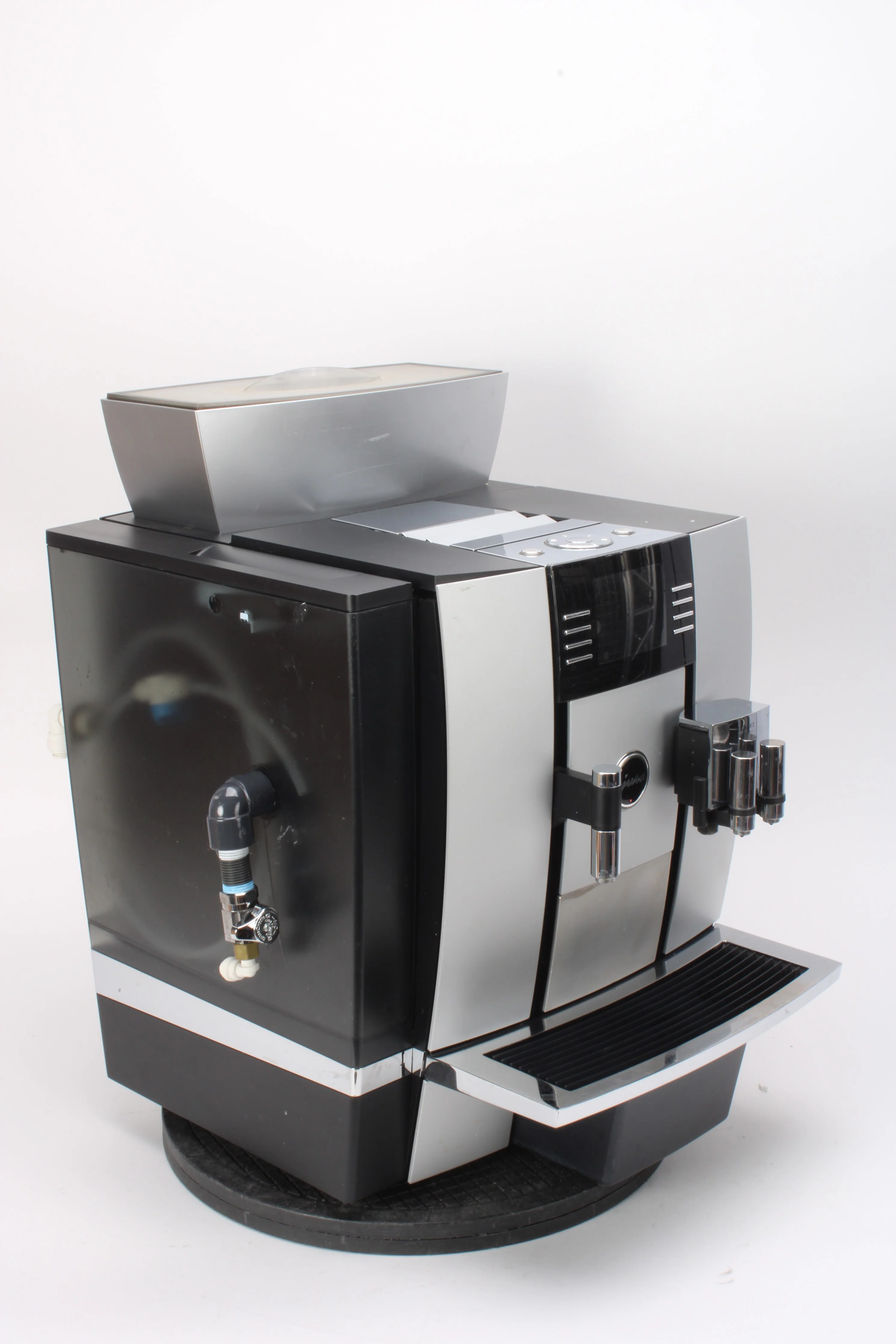 Jura Giga W3 Professional Espresso Machine Total Cups: 23377 W/ Milk Cooler 583W - Image 9