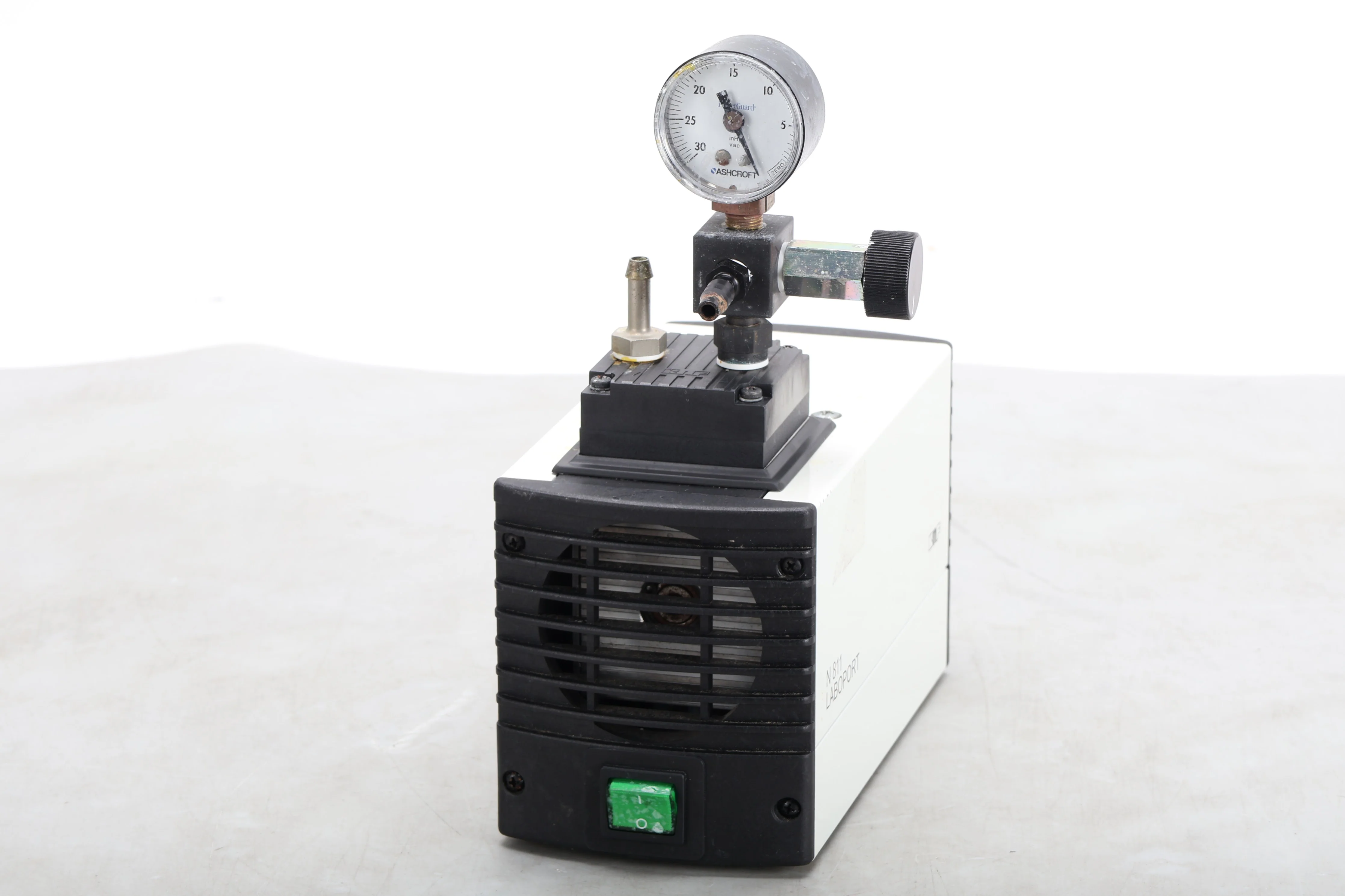 KNF UN811KV.45P Laboport Oil-Free Diaphragm Vacuum Pump - Fair Condition