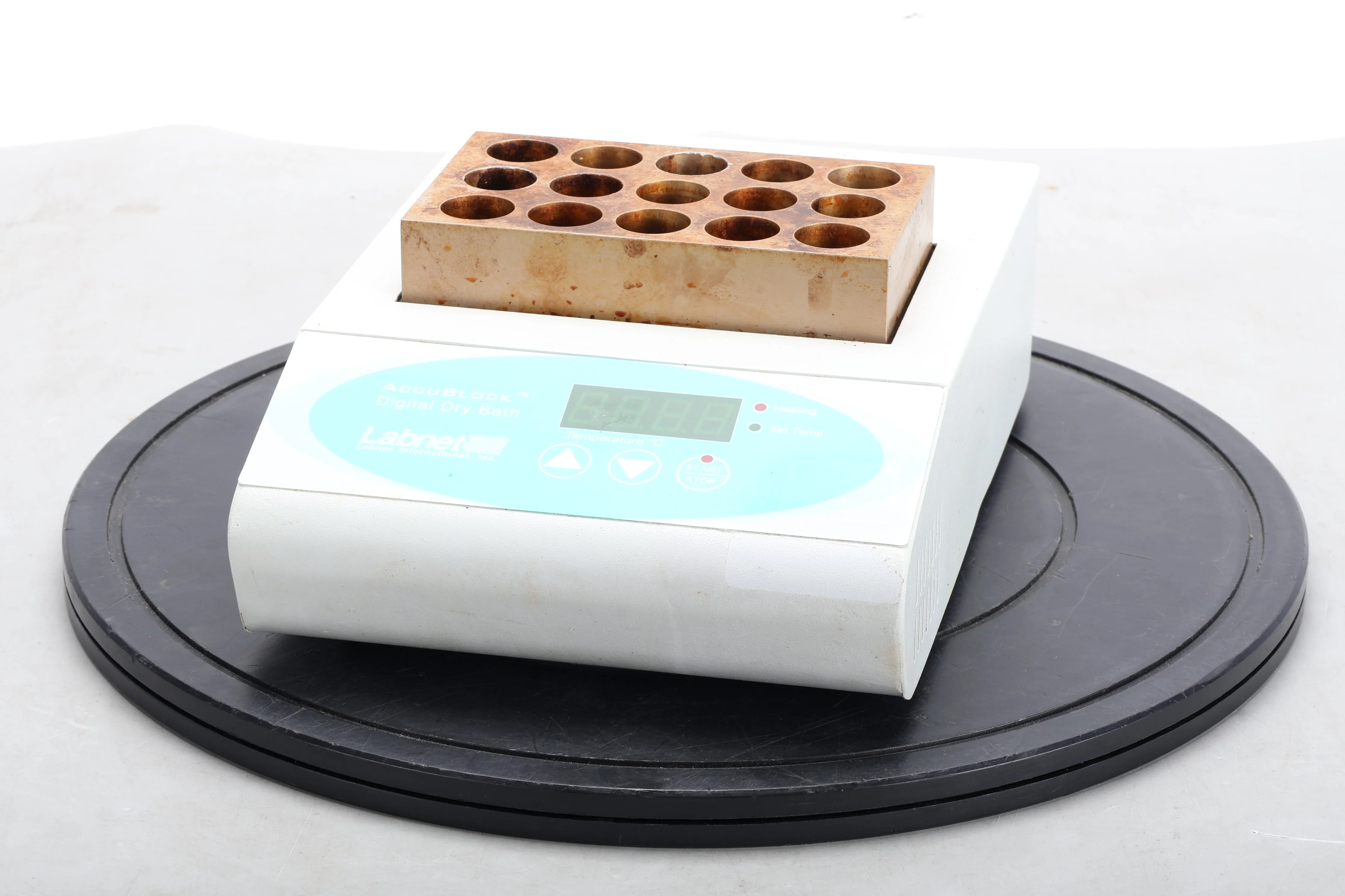 Labnet D1200 AccuBlock Digital Dry Bath With 15-Well Heating Block