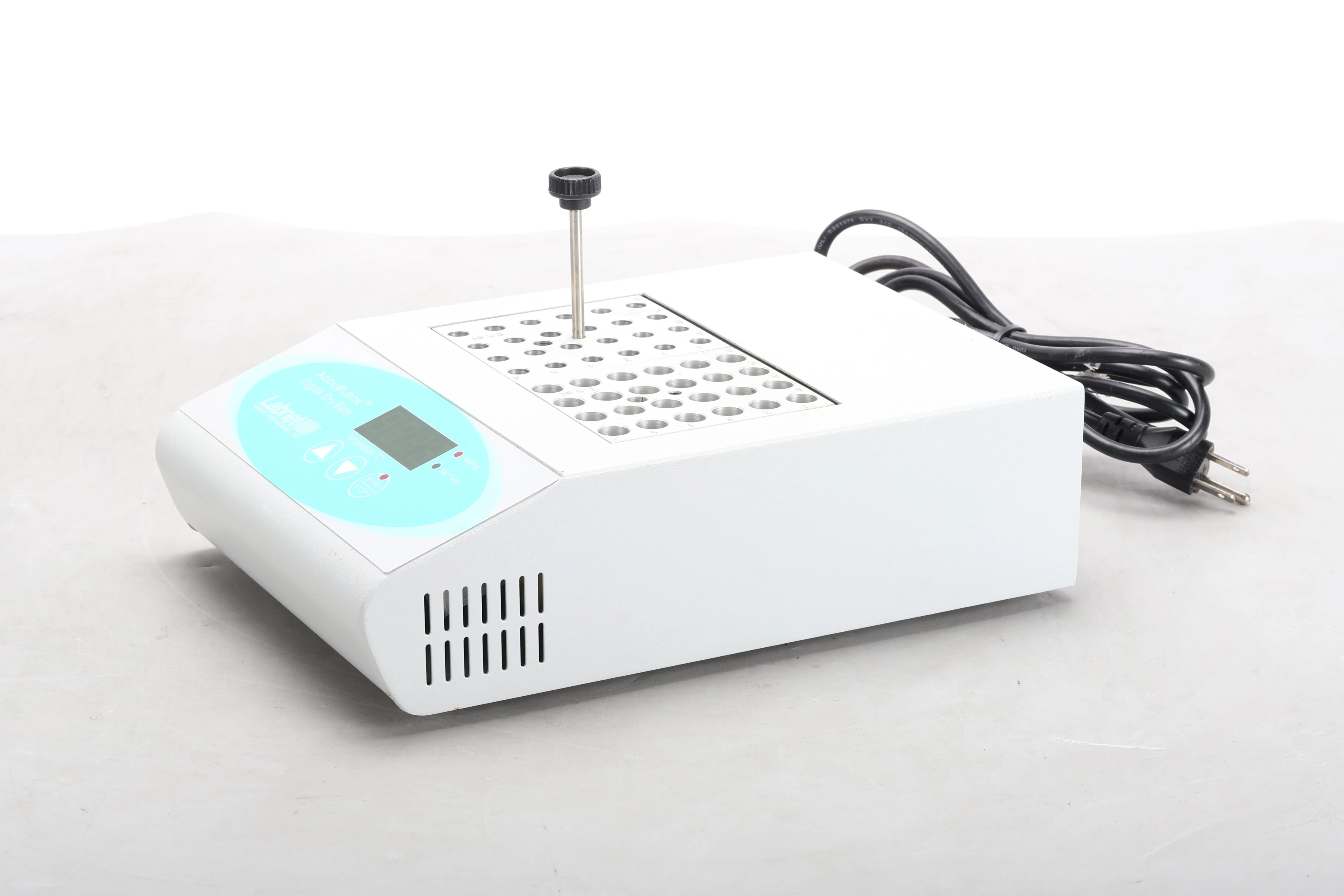 Labnet D1200 AccuBlock Digital Dry Bath With 24-Tube 0.5mlL and 1.5mL Block - Image 2