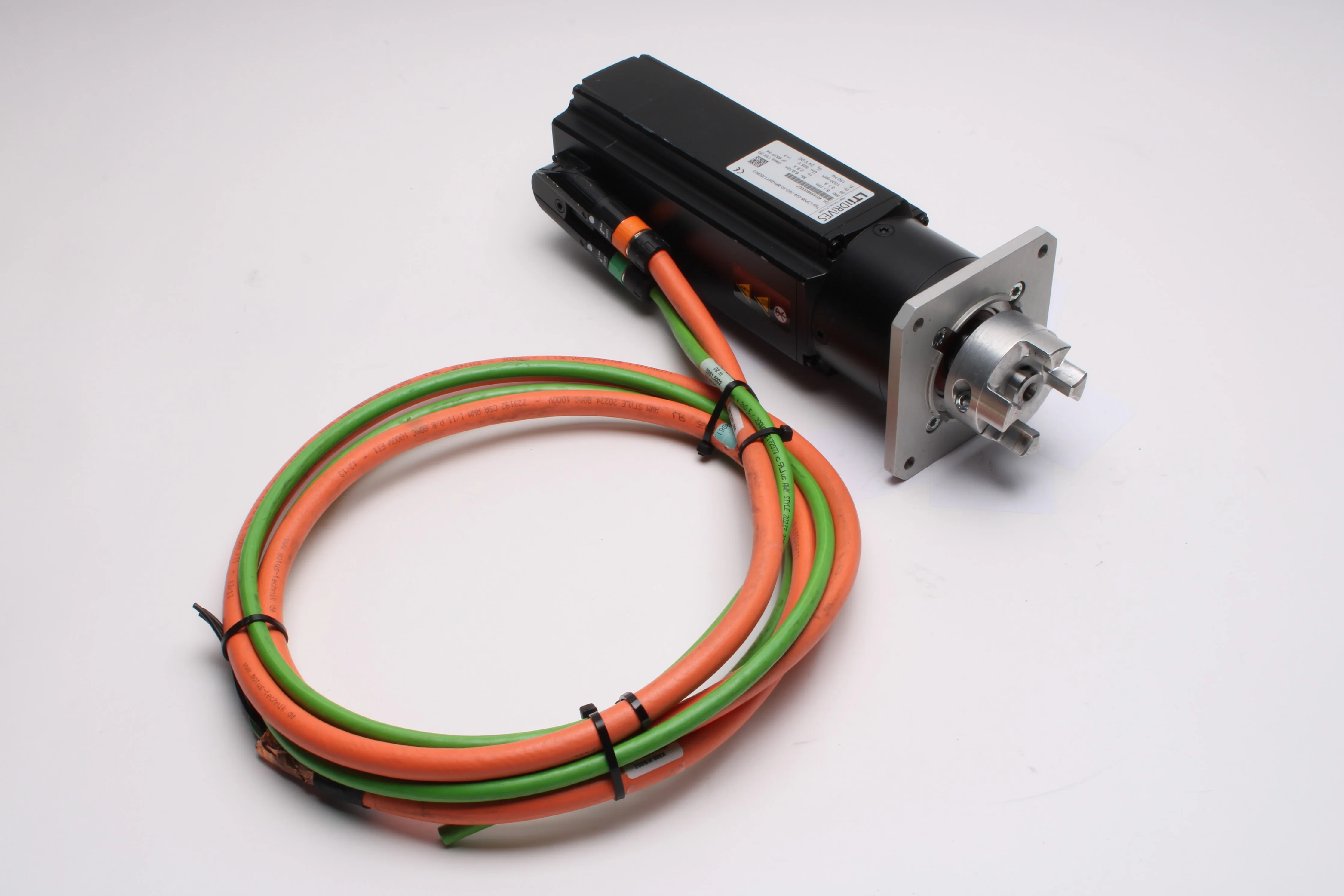 LTi DRiVES LSP08-028-320-30-BPH2MY17E0803 Servo Motor With Cables