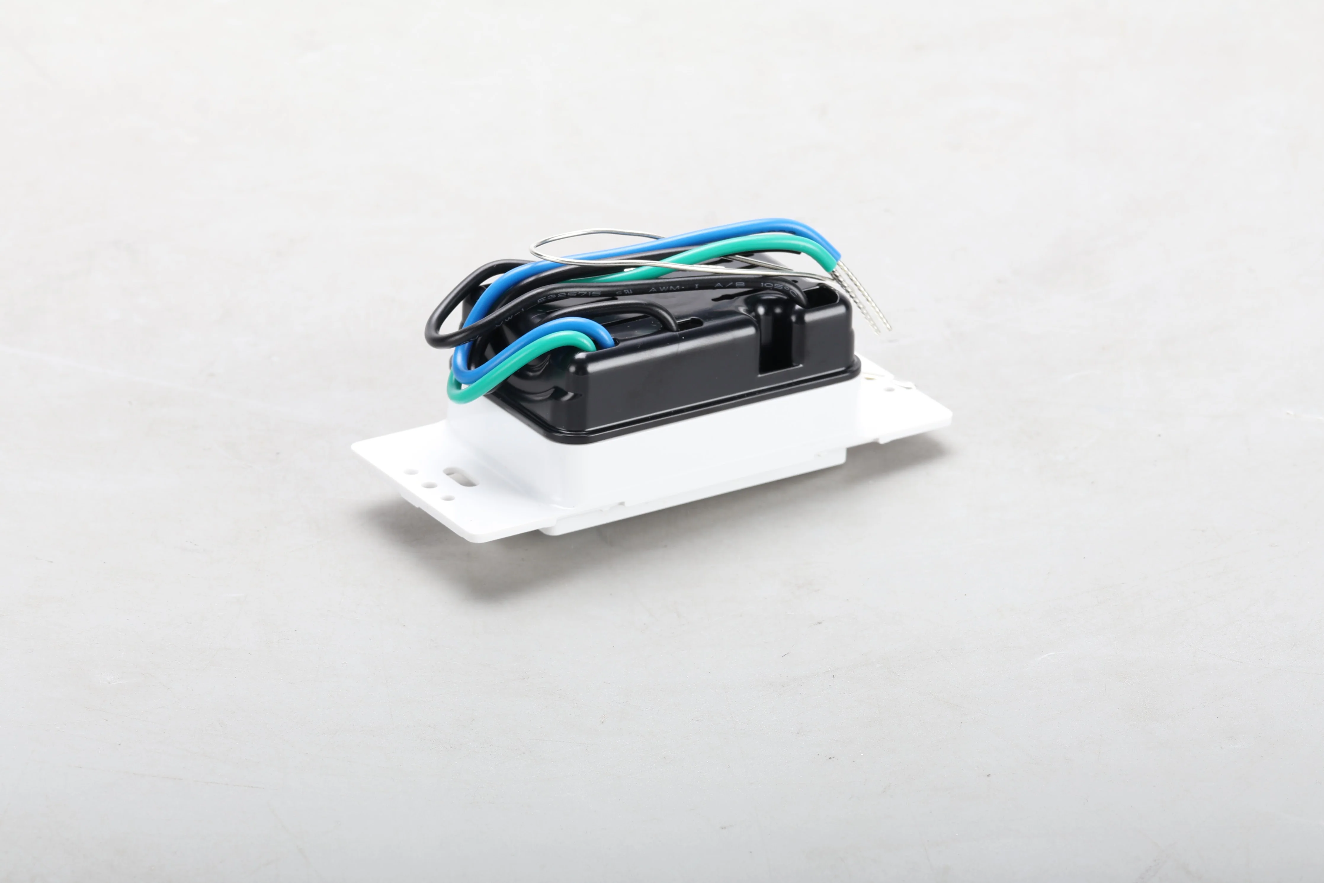 Lutron MS-OPS5M-WH Maestro Satin Colors 5A Single-Pole Switch 400-3707 – White - Image 4