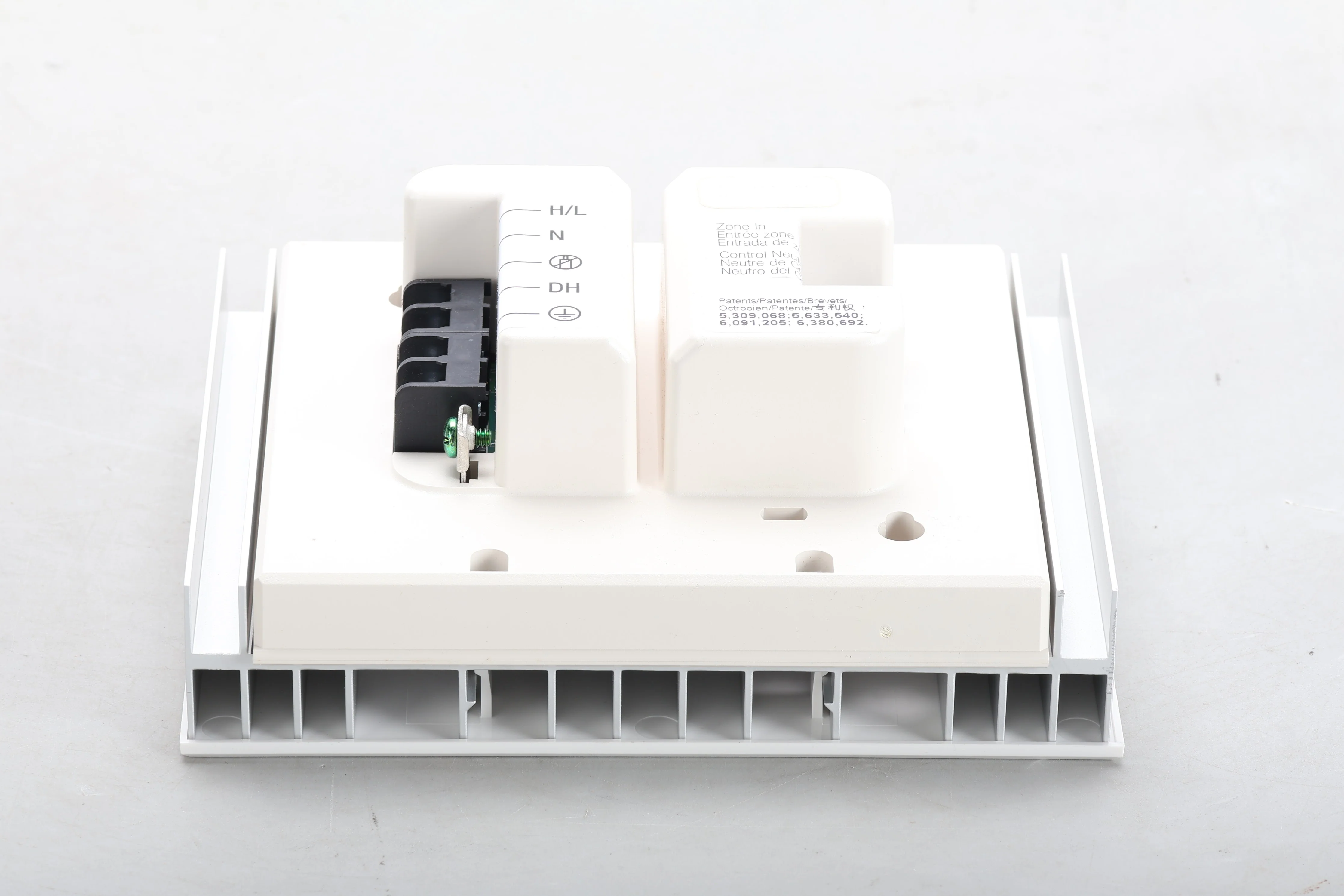 Lutron PHPM-PA-120-WH Power Module With 4x Screws and Box - Image 6