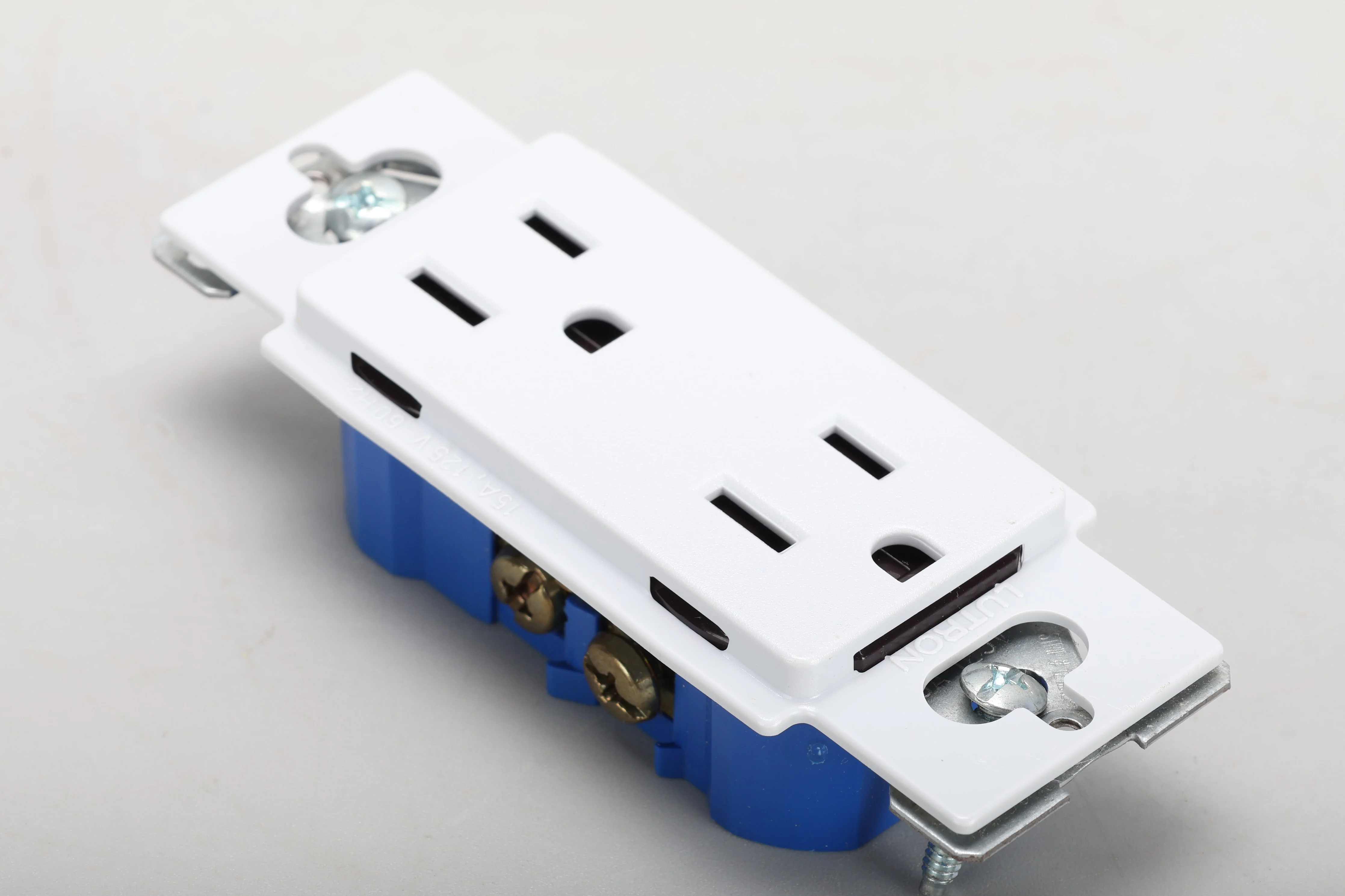 Lutron SCR-15-PD 15A Standard Receptacle – Palladium - Image 2