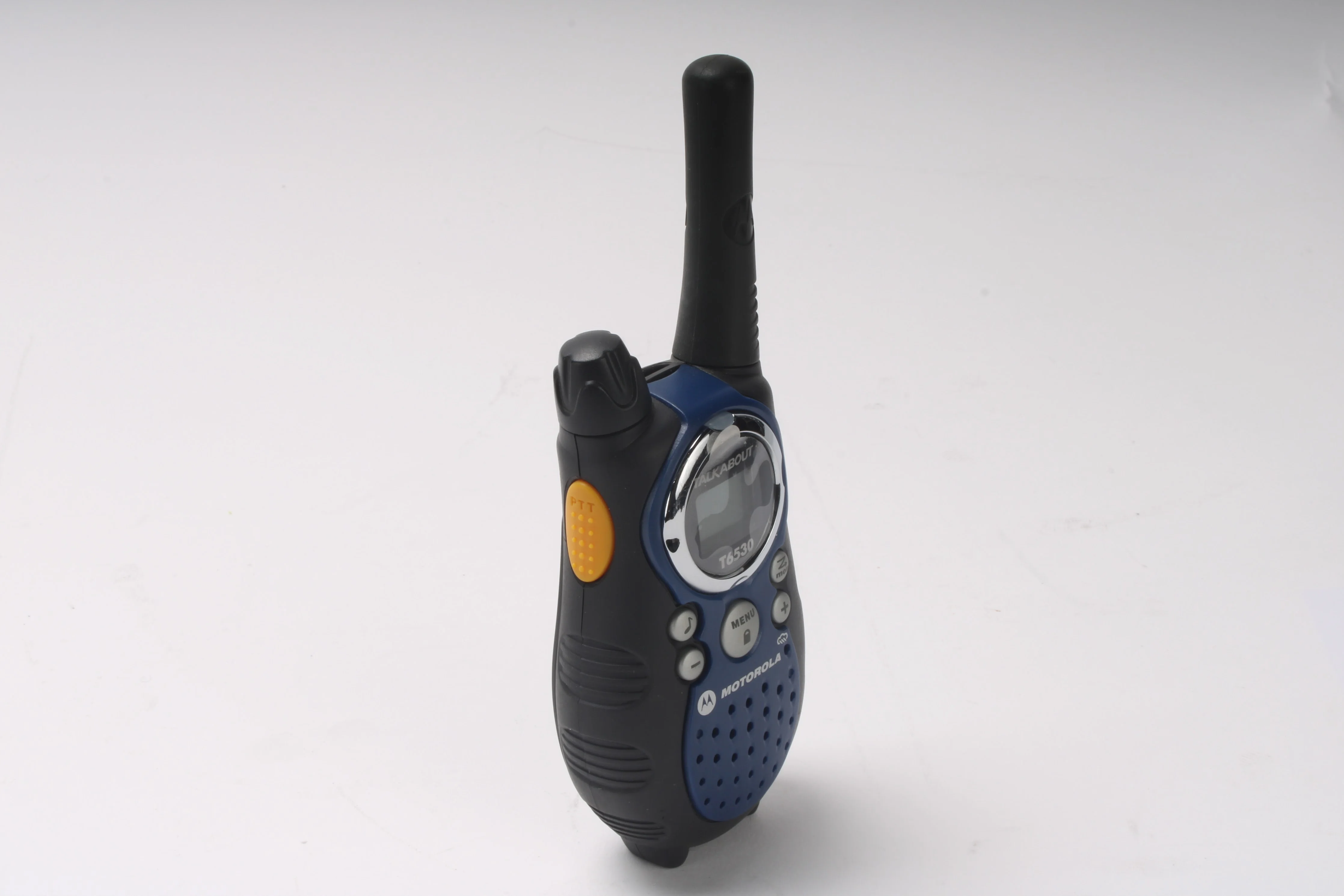 Motorola T6530 Talkabout Handheld Two-Way Radio - Image 2