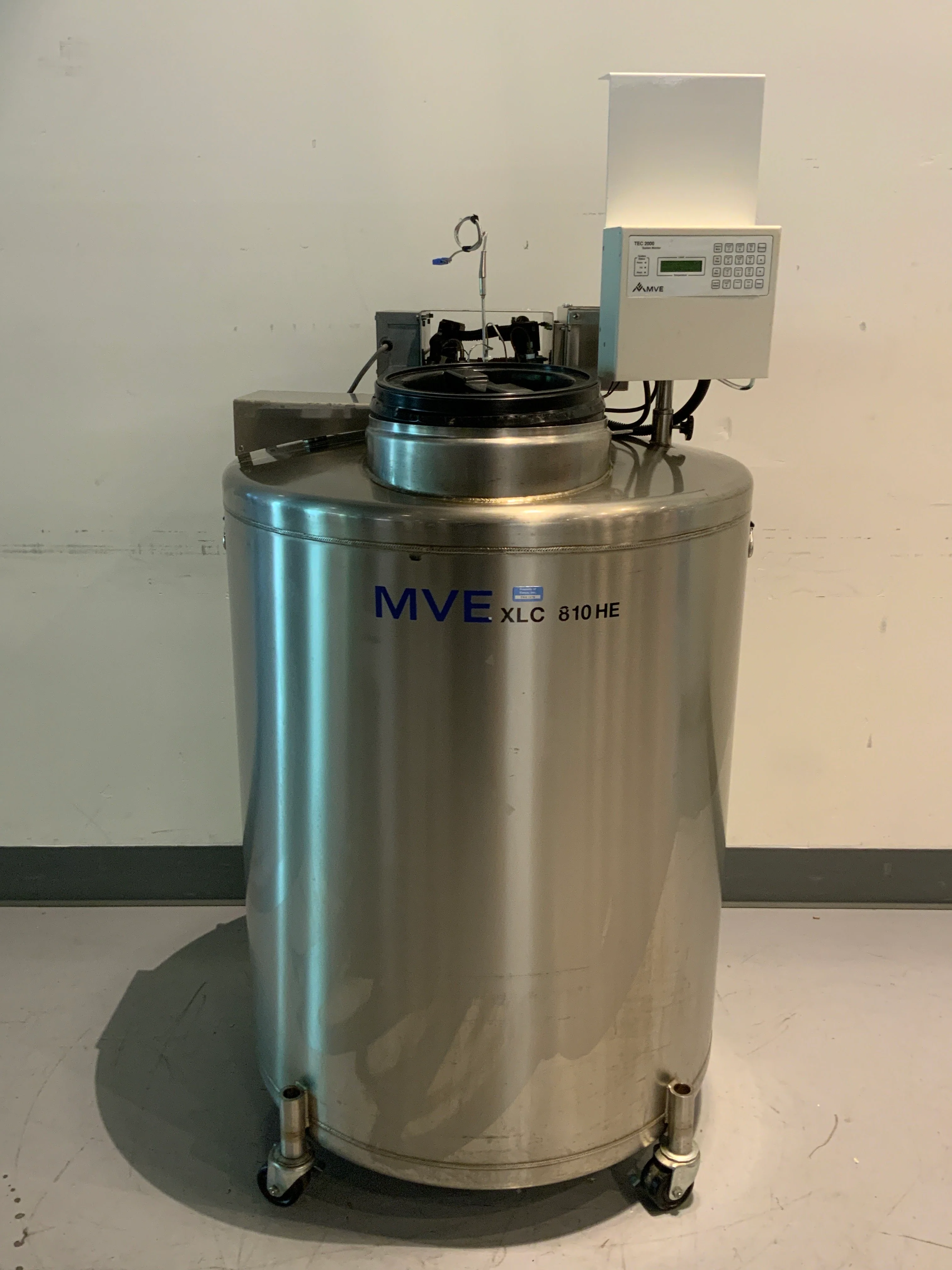 MVE Cryogenics/Chart 810HEF-GB-BB GEN 2 Cryo Storage Tank 11633487 W/ 11x Racks
