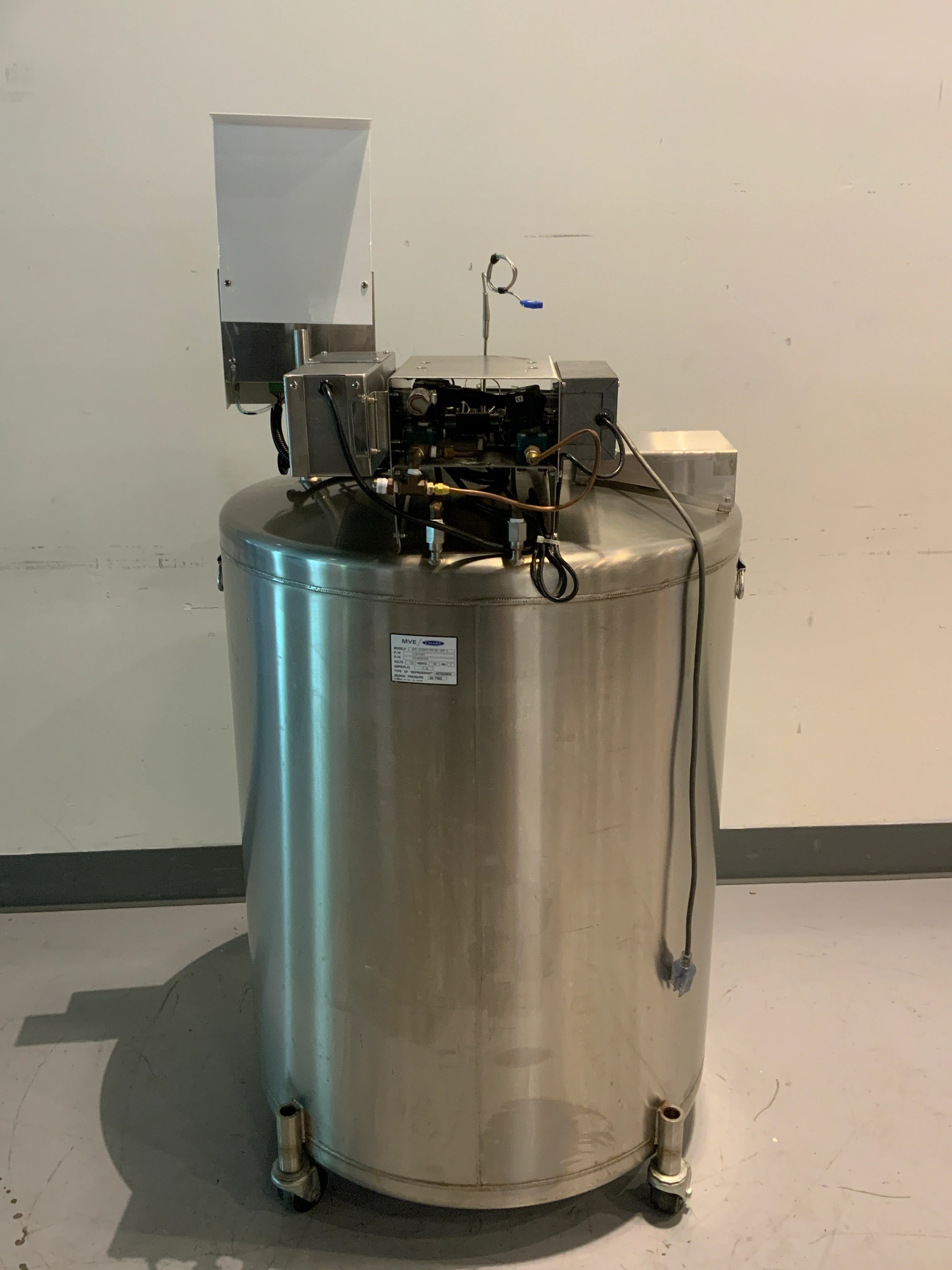MVE Cryogenics/Chart 810HEF-GB-BB GEN 2 Cryo Storage Tank 11633487 W/ 11x Racks - Image 3