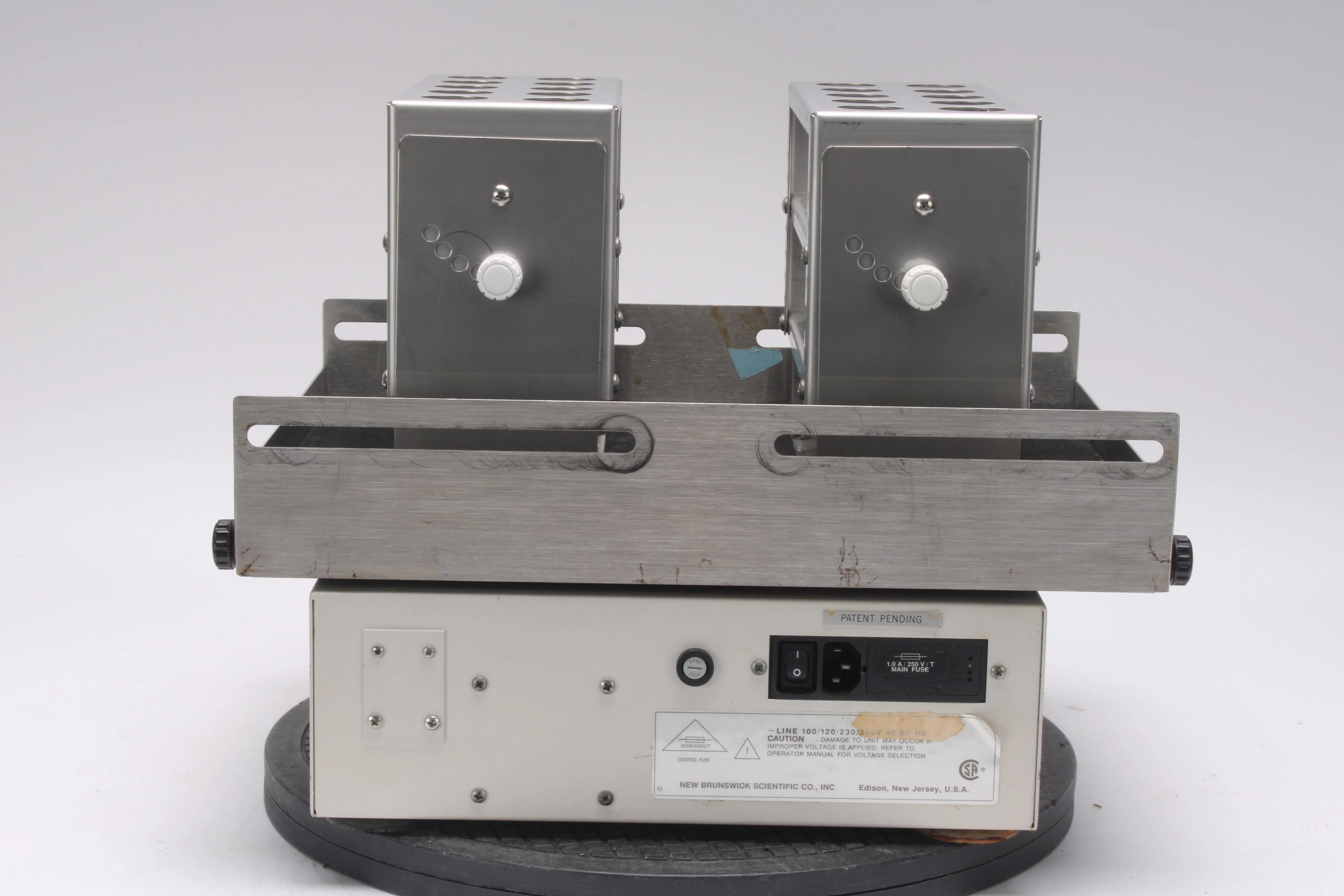 New Brunswick Scientific Innova 2000 Platform Open Air Shaker - Image 4