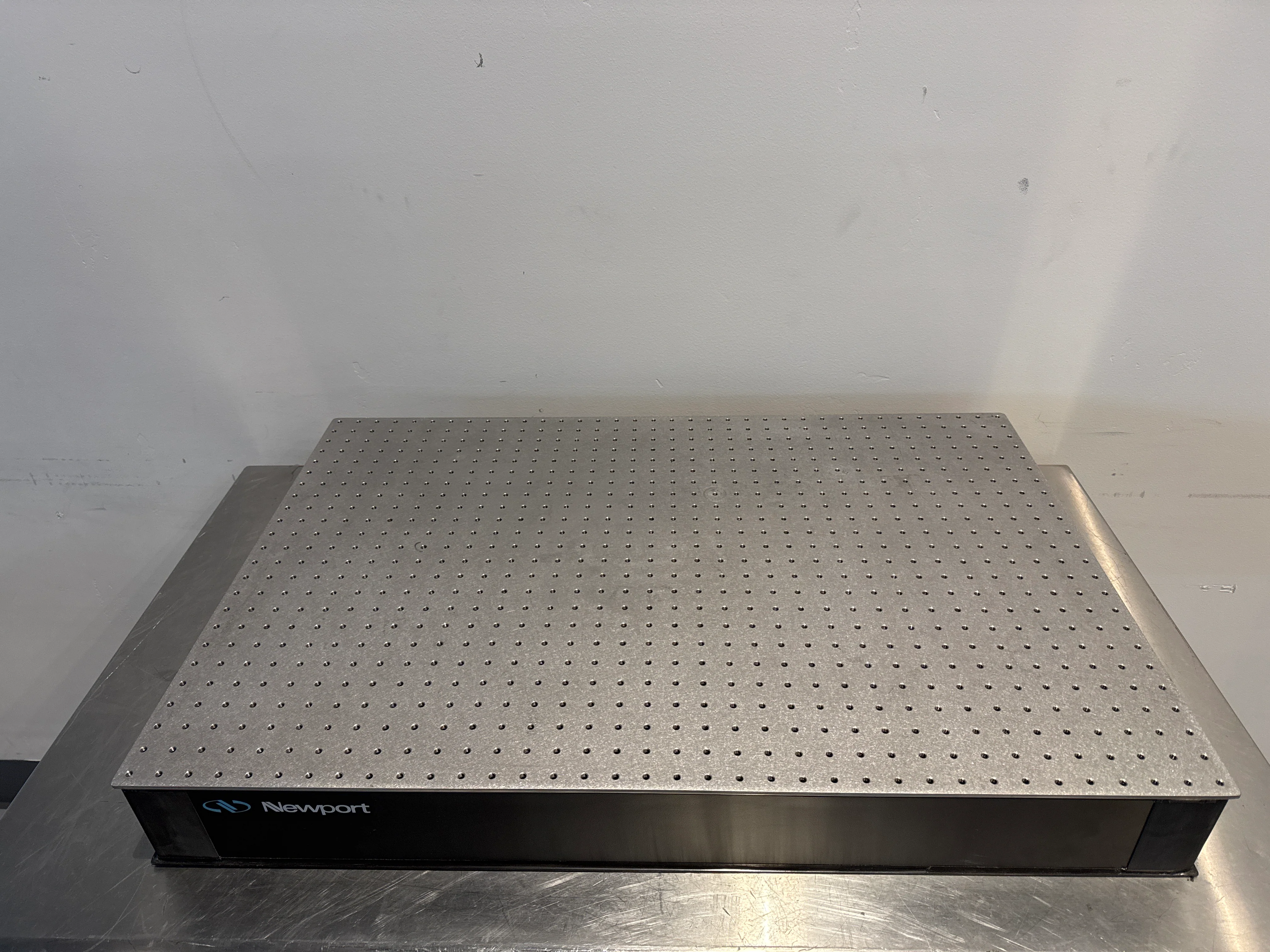 Newport PG-23-4 24" x 36" x 4.3" Optical Breadboard 1/4"-20 Taps - Image 2
