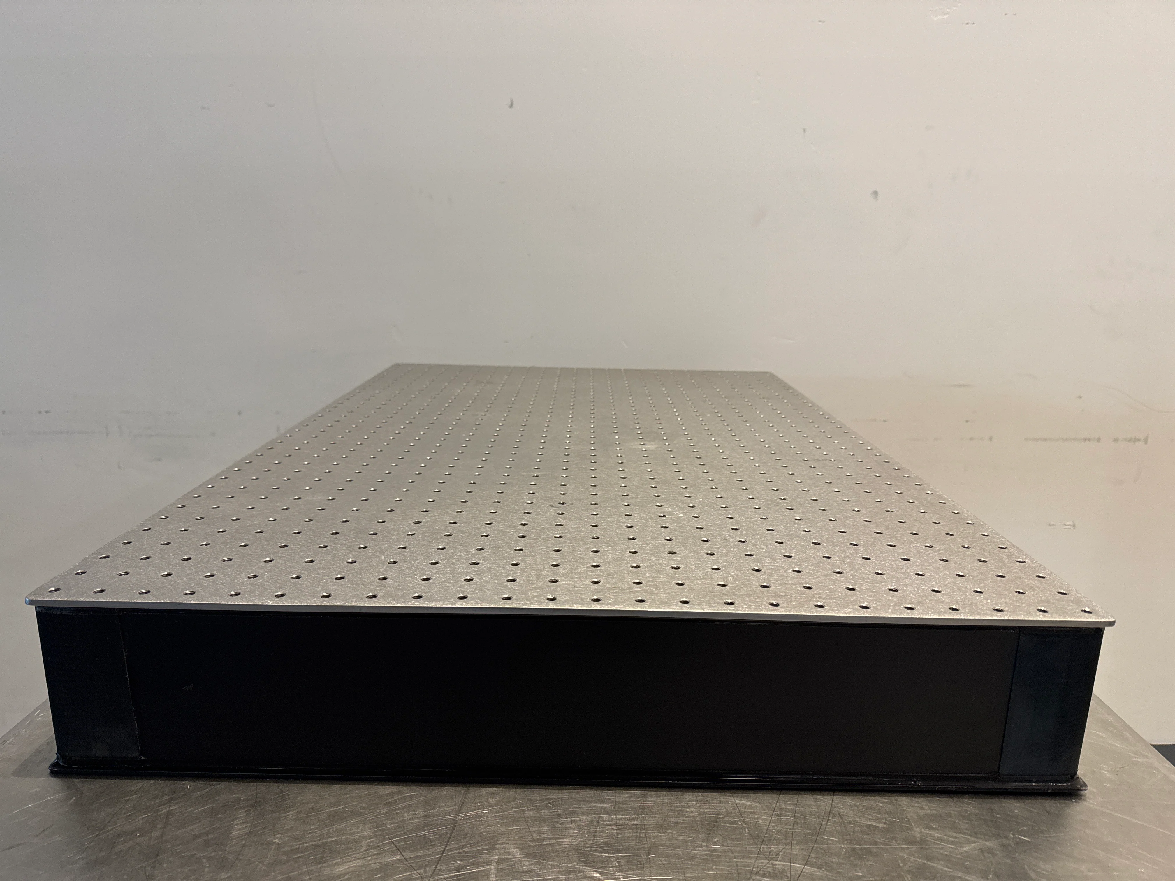 Newport PG-23-4 24" x 36" x 4.3" Optical Breadboard 1/4"-20 Taps - Image 5