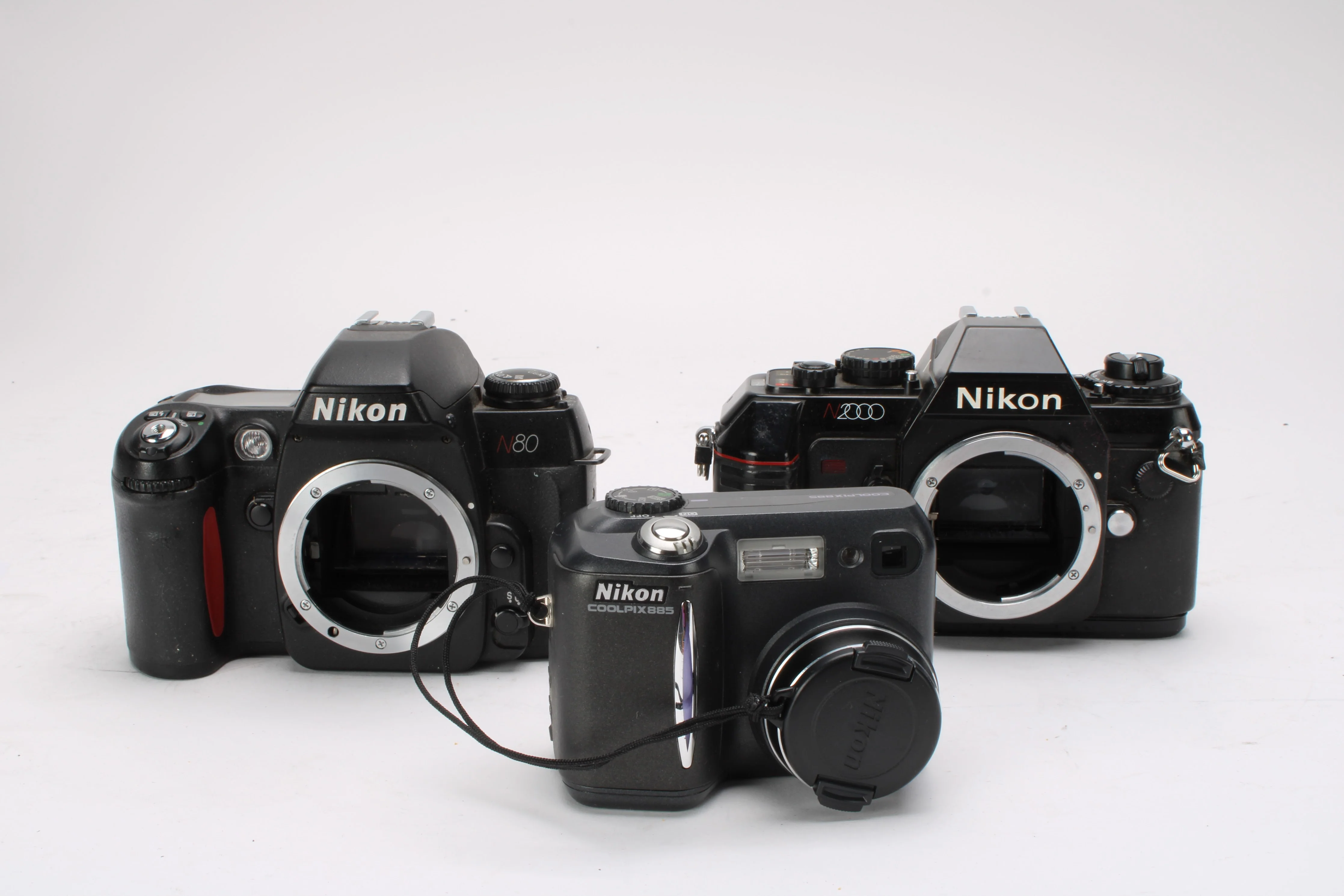Nikon Cameras D70 DSLR Coolpix 5700 Pronea S (Lot of 26) - AS IS - Image 6