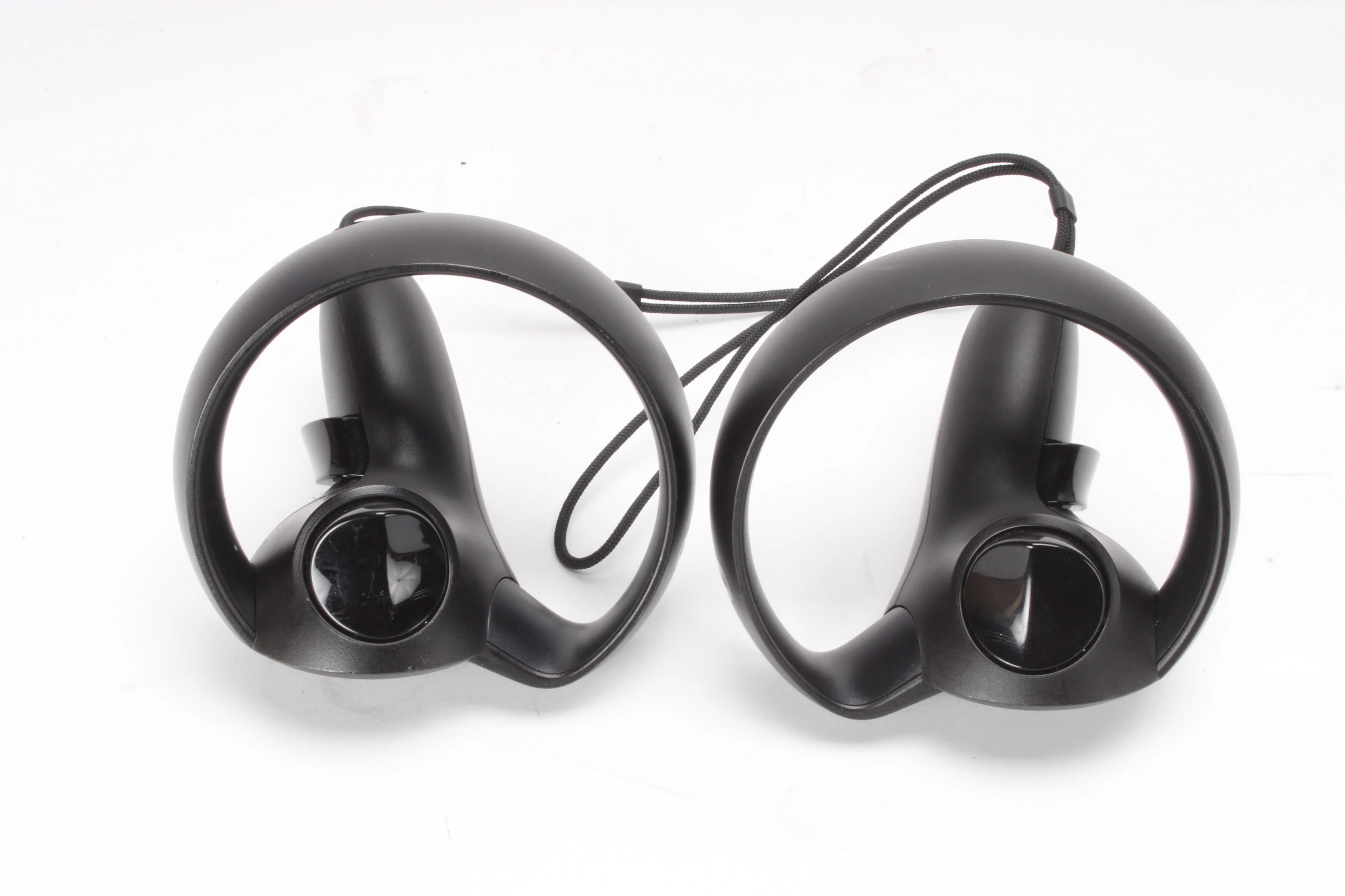 Oculus Rift Virtual Reality Headset 340-00052-05 With Sensor and Accessories - Image 5