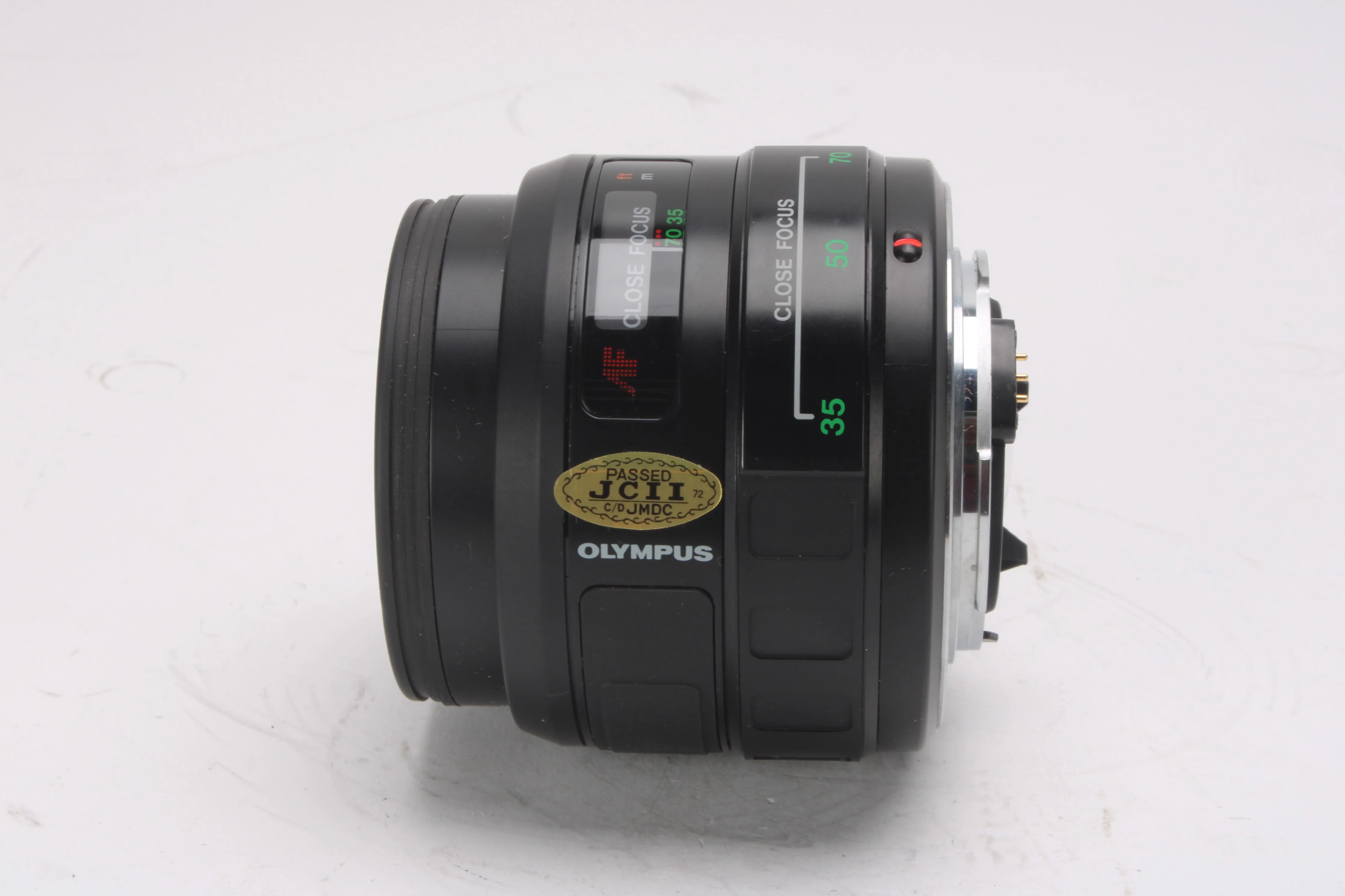 Olympus AF Zoom 35-70mm f/3.5-4.5 Lens - Image 2
