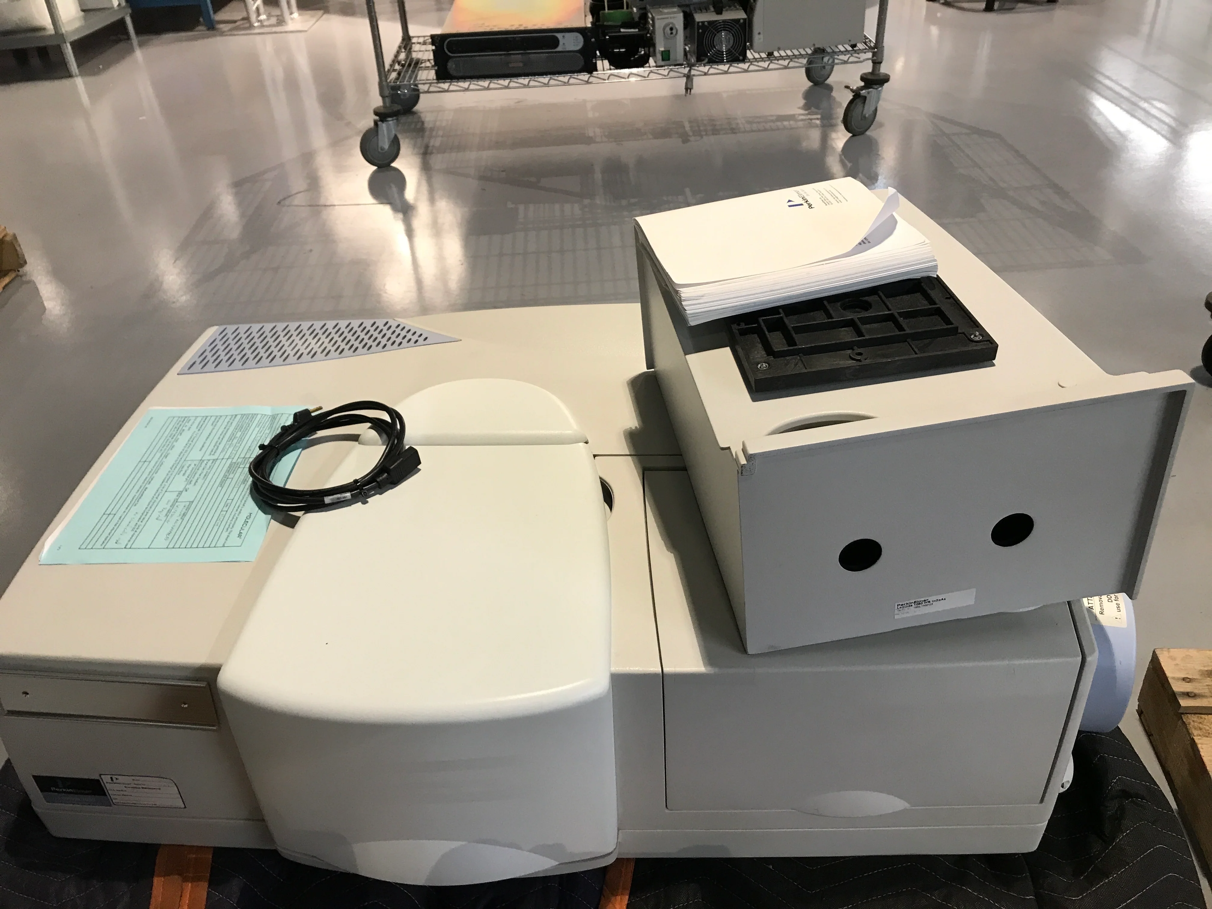 Perkin Elmer Lambda 1050 UV/Vis/NIR Spectrophotometer With Accessories - Image 2