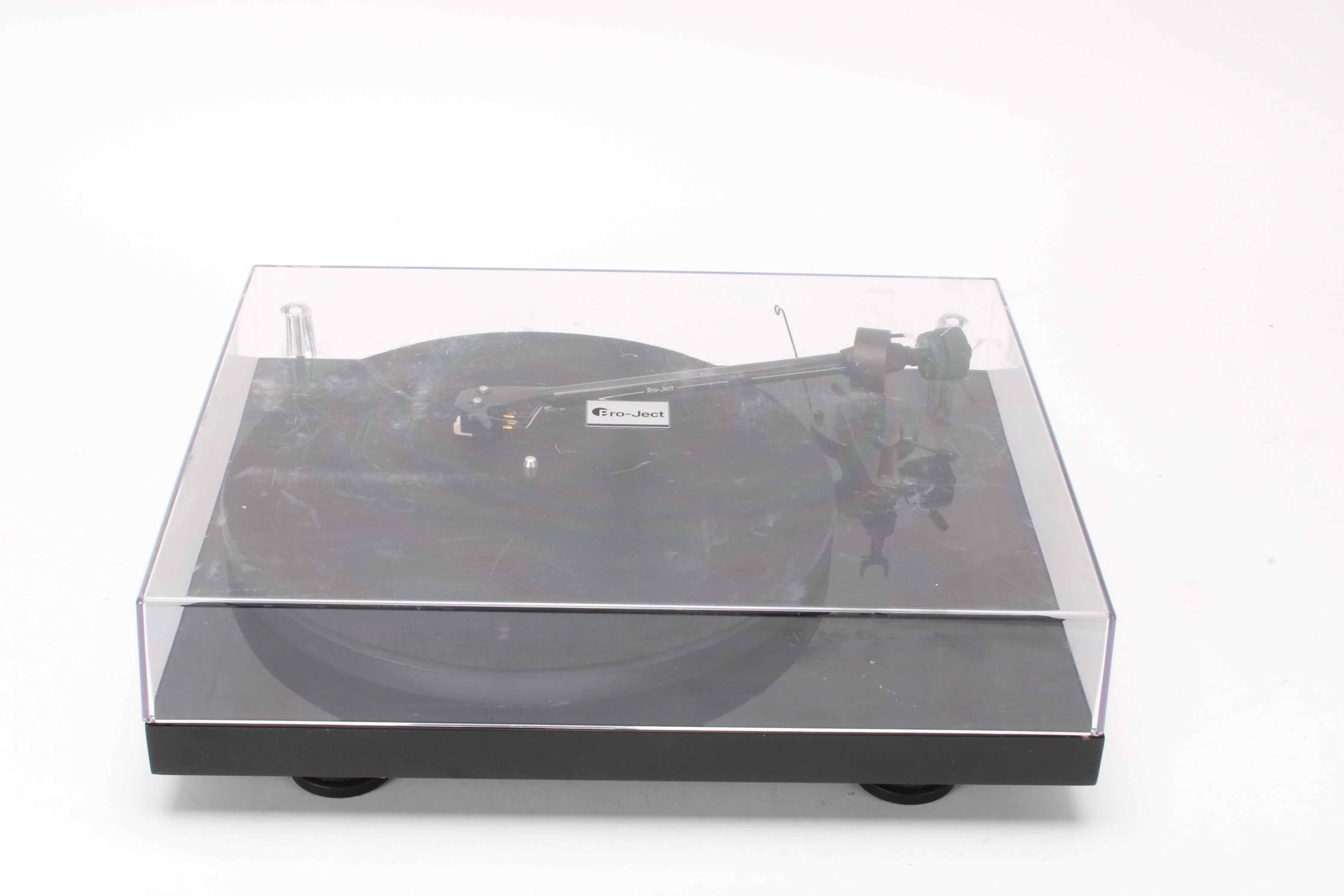 Pro-Ject Debut Carbon Belt-Drive Turntable With Sumiko Rainier Cartridge - Fair