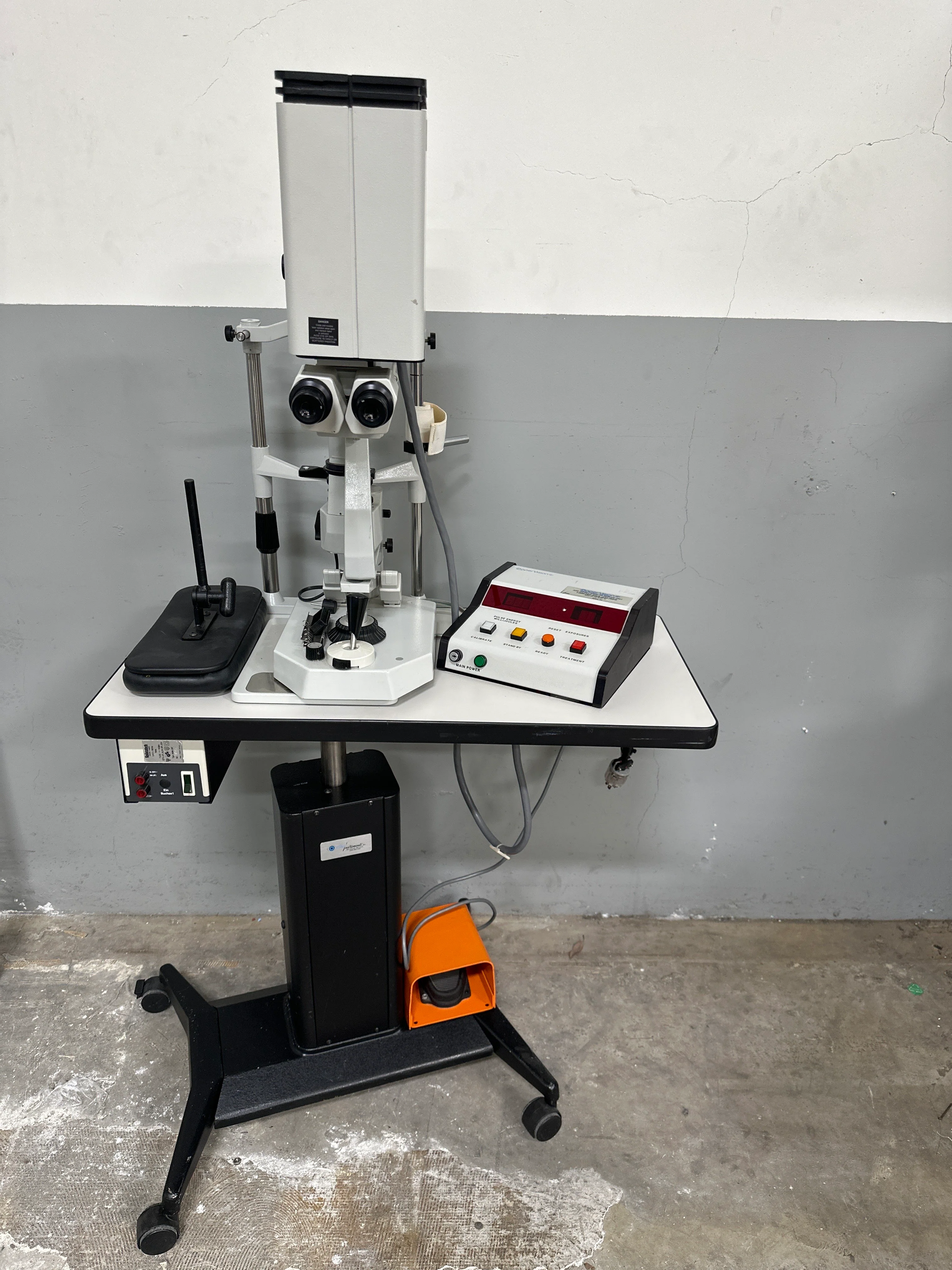 Rodenstock CooperVision 2000 Ophthalmic Yag Laser 0111-1150 W/ Headrest & Pedal