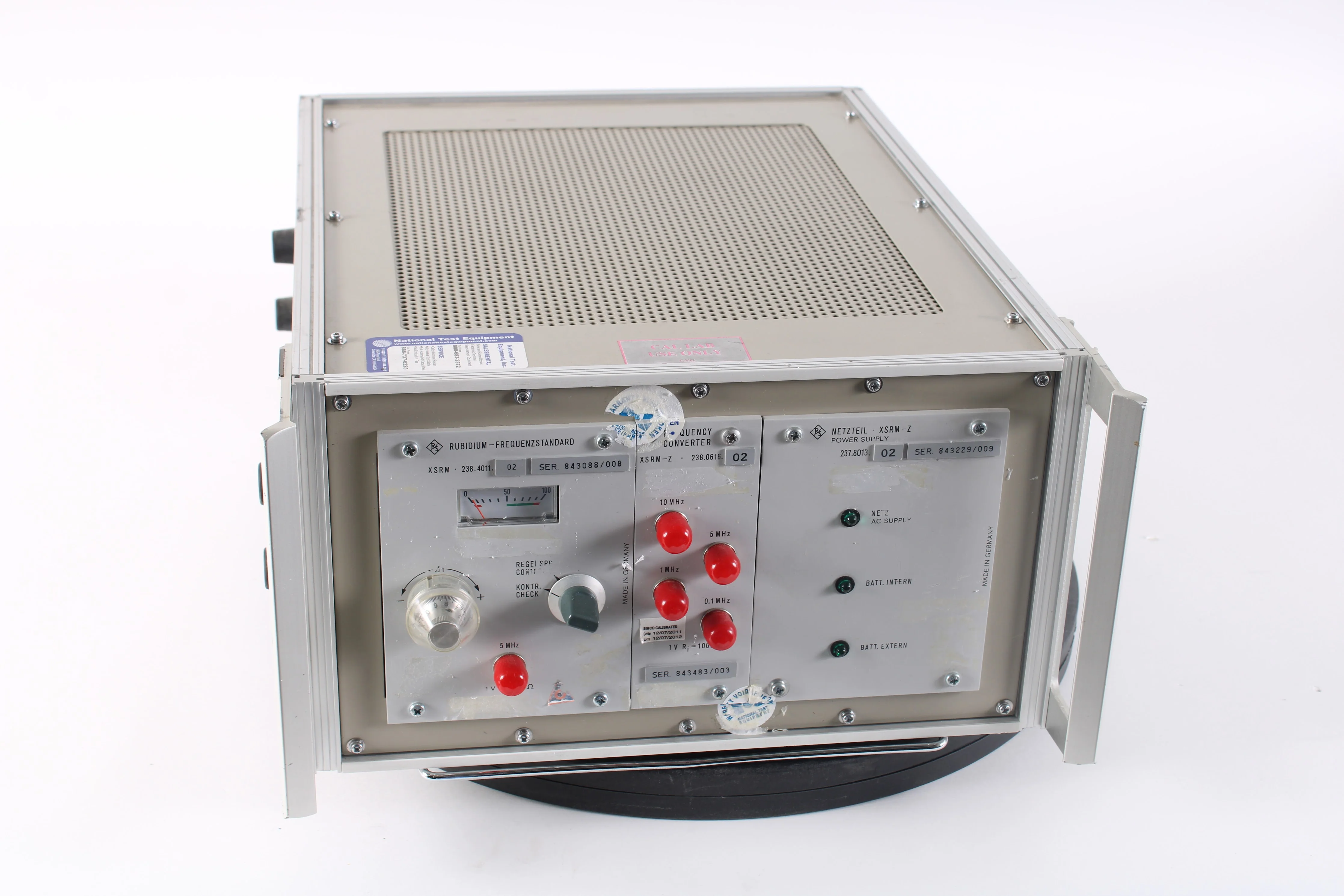 Rohde & Schwarz R&S 238.4011.02 Rubidium XSRM-Z Frequency Standard / Converter - Image 2
