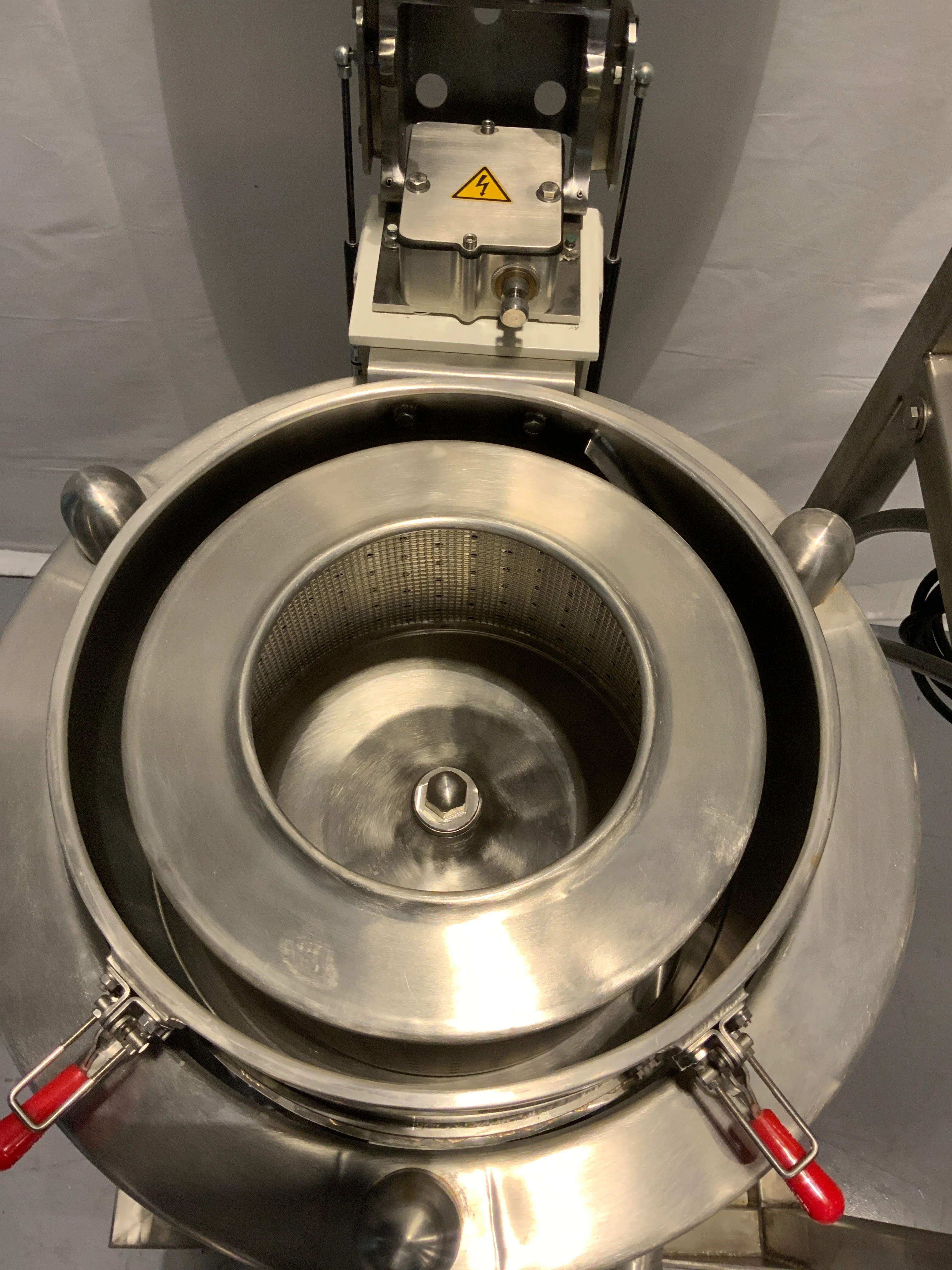 Rousselet Robatel SA 40 VxR Basket Centrifuge W/ Backing Screens & Filter Bags - Image 9