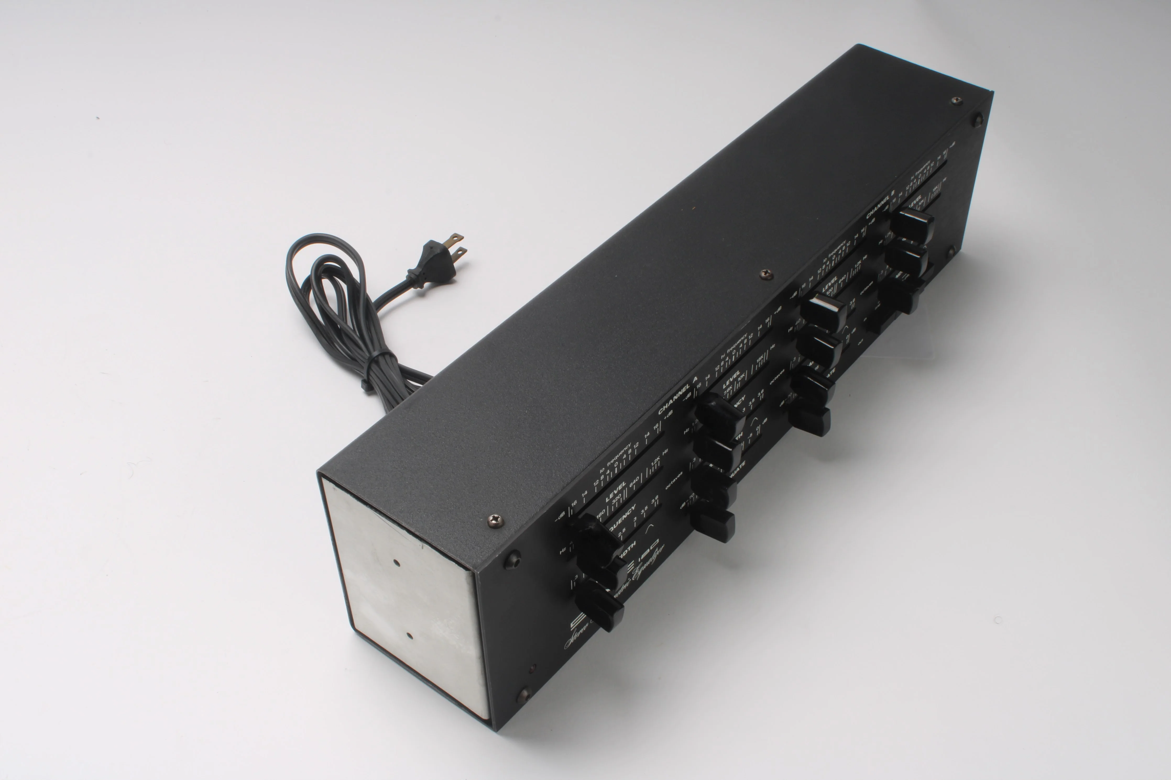 SAE 180 Stereo Parametric Equalizer - Image 3
