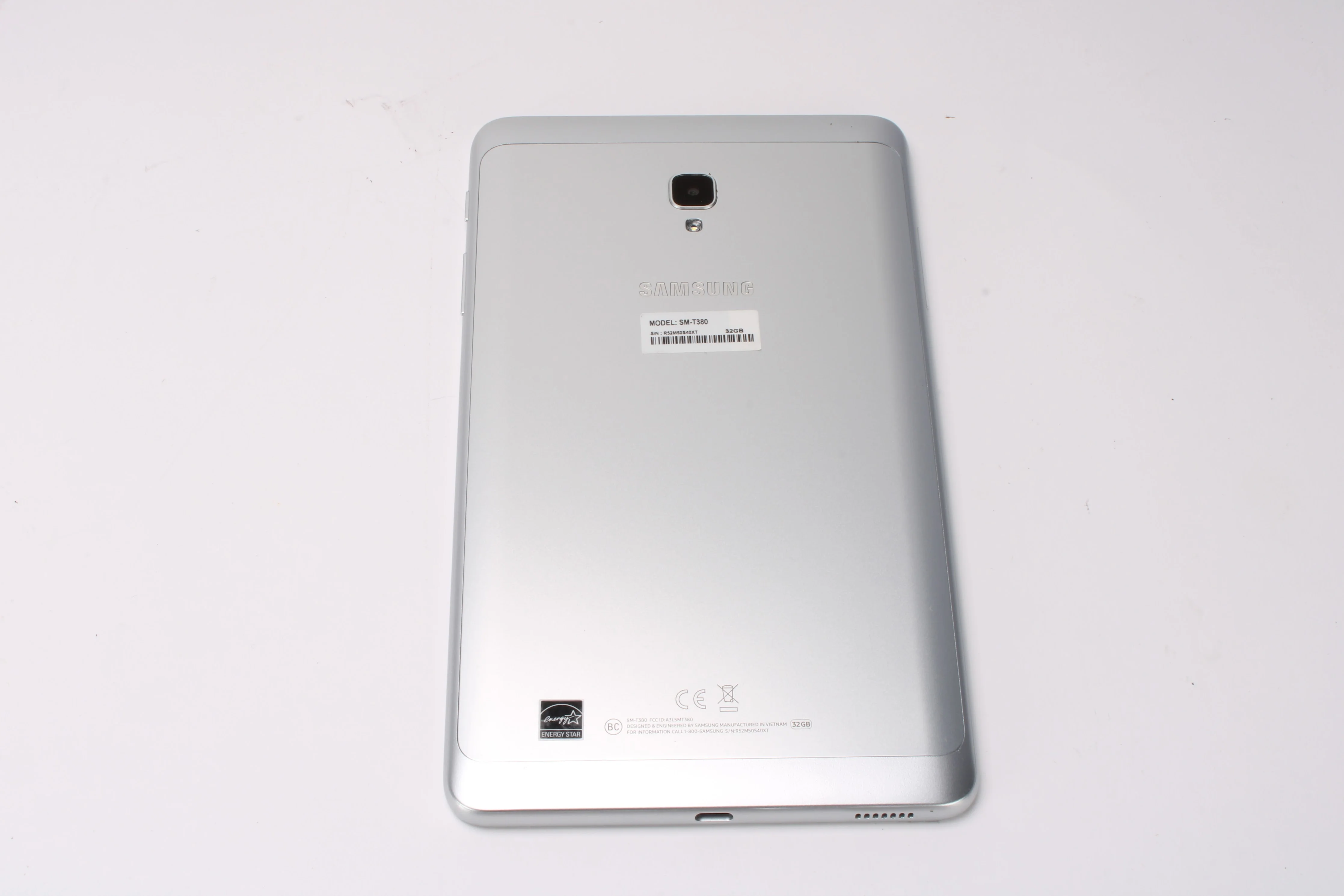 Samsung SM-T380 Galaxy Tab A 8.0 32GB WiFi Tablet - Silver - Image 4