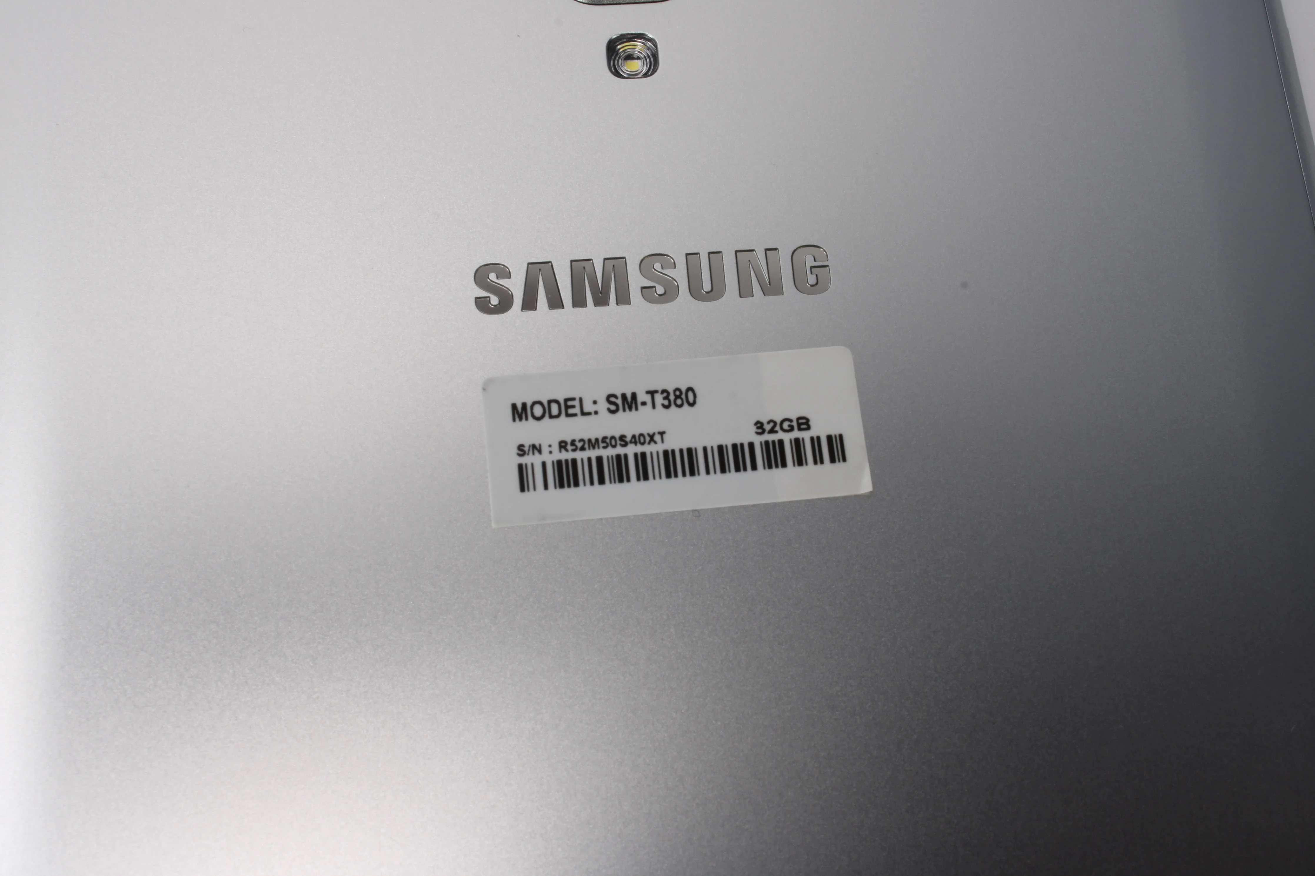 Samsung SM-T380 Galaxy Tab A 8.0 32GB WiFi Tablet - Silver - Image 5