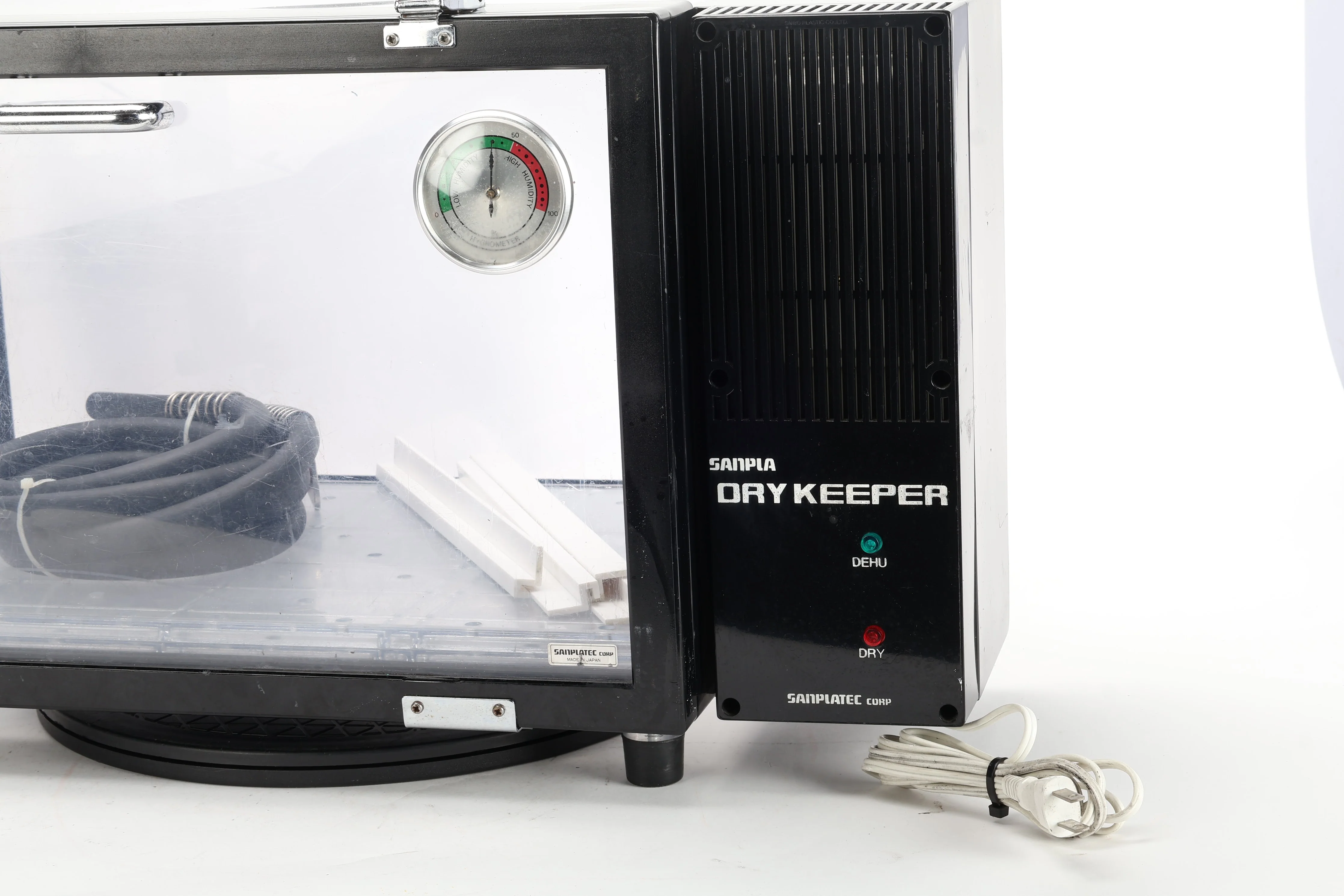Sanplatec H42058-0003 Sanpla Dry Keeper With 2x Shelf Racks - AS IS For Parts - Image 5