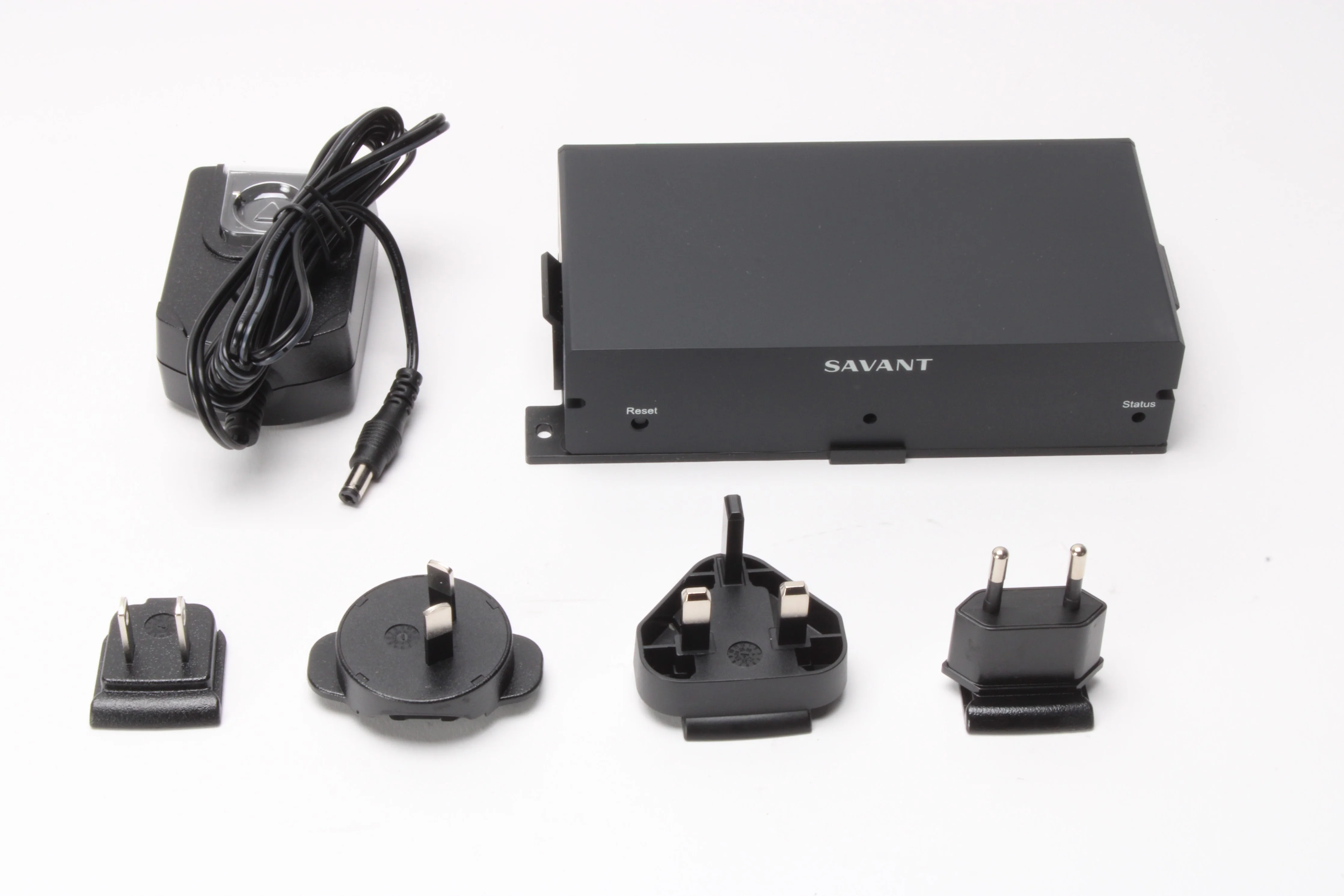 Savant SSC-0014-00 Smart Controller Unit With Power Supply and Accessories - Image 2