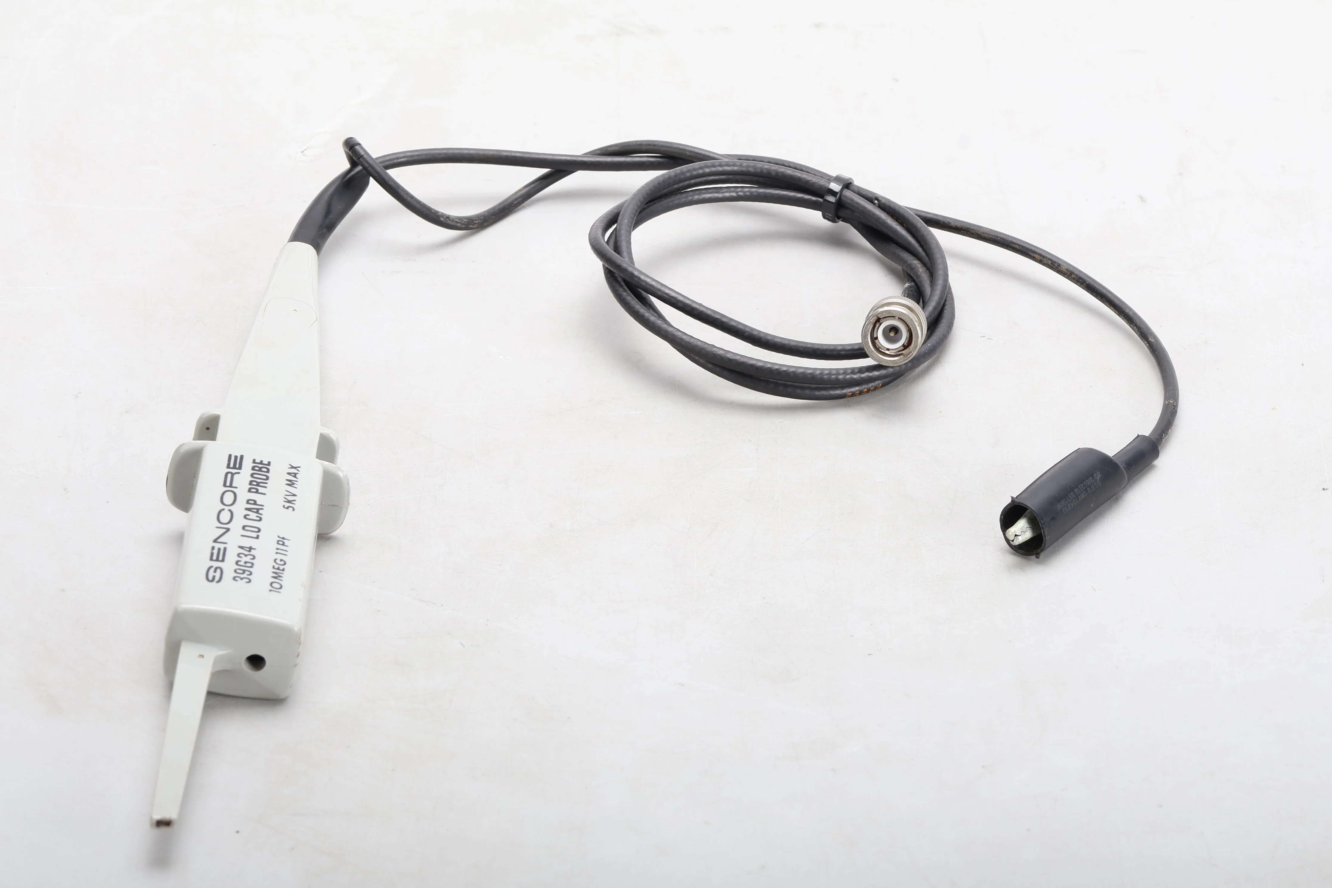 Sencore 39G34 Lo-Cap Oscilloscope Probe, 10X Attenuation, 5kV Rating - Image 2