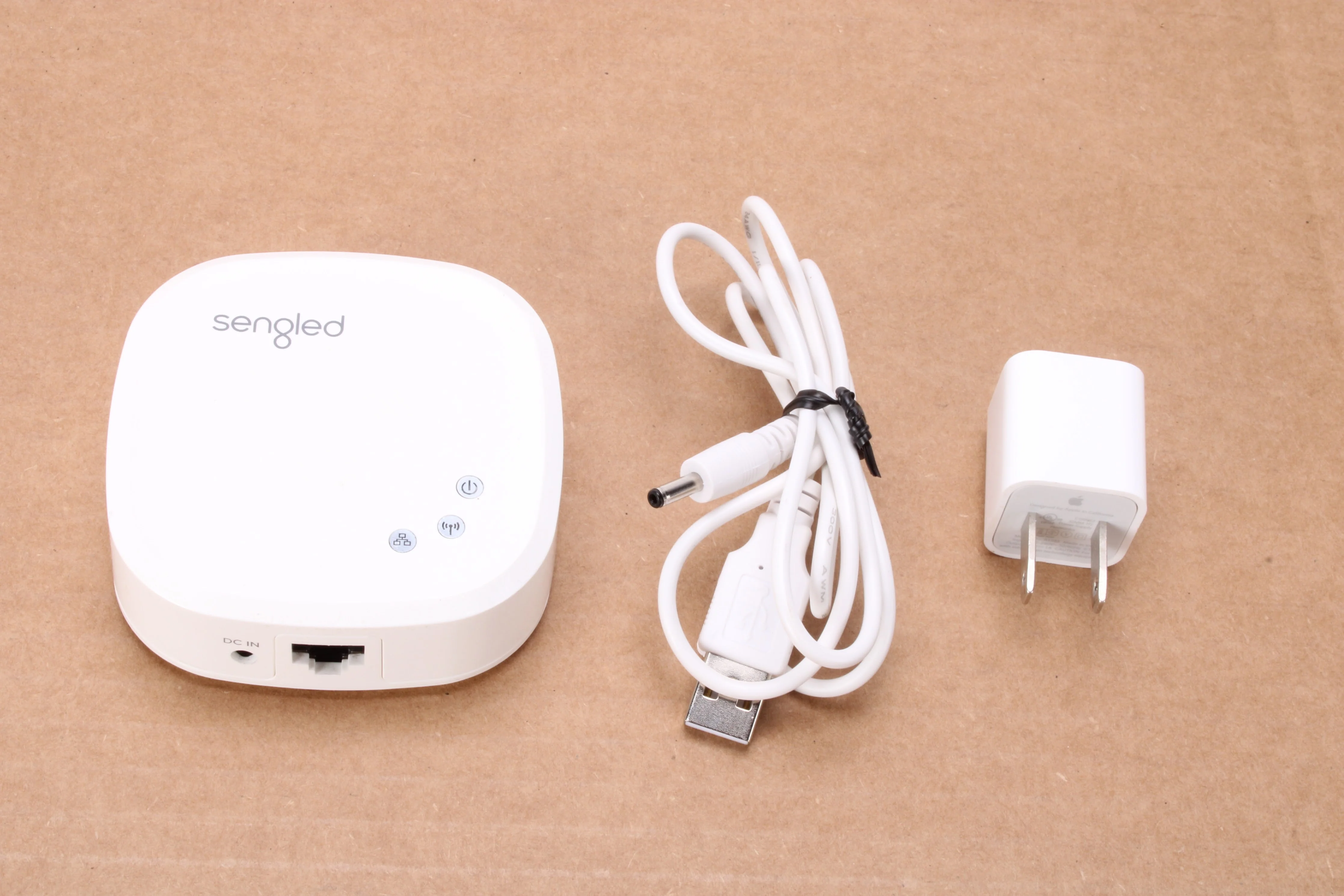 Sengled Z02-HUB Element Hub With 4x: E11-N1EA Bulbs and Power Supply - Image 7