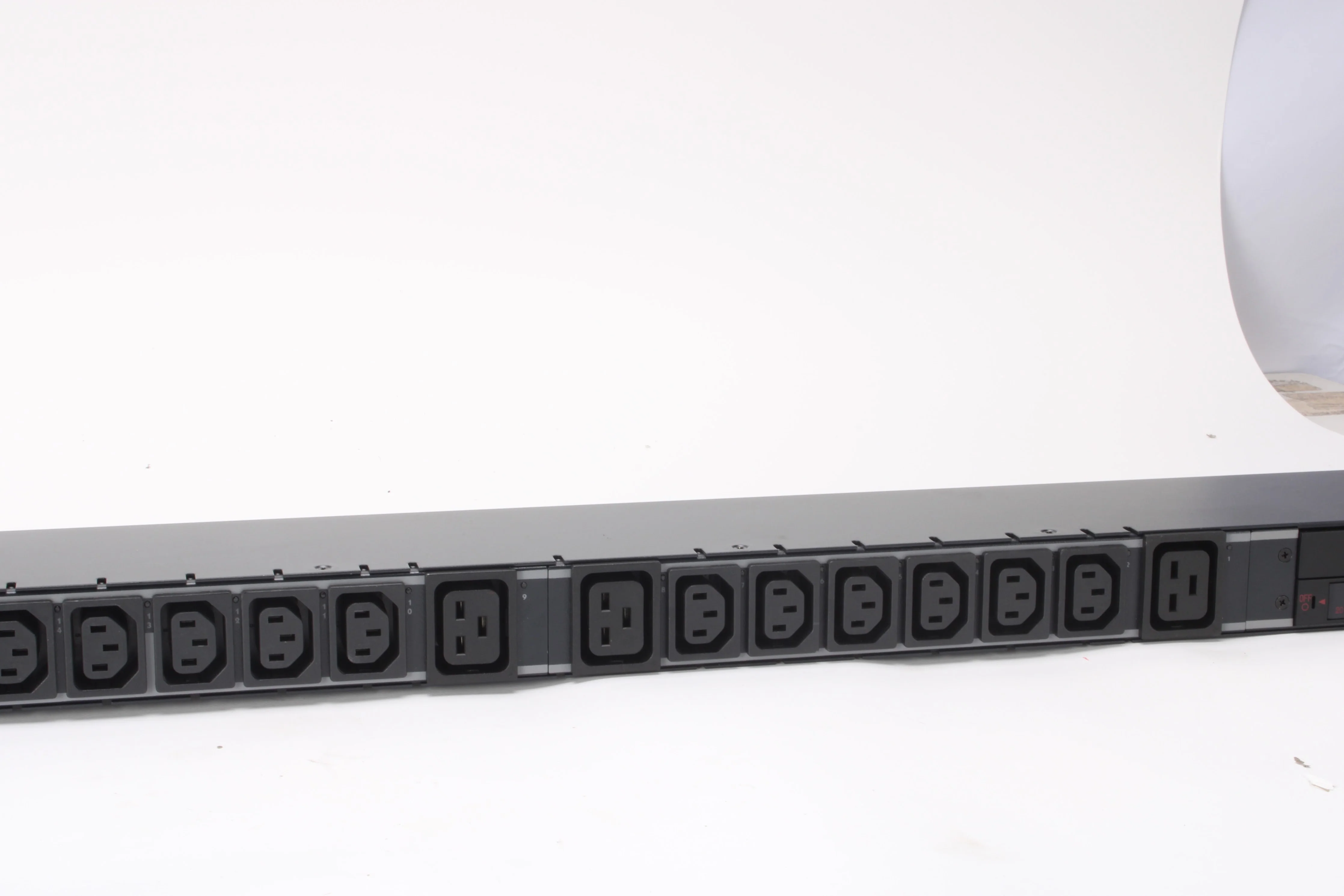 Server Technology CWG-24V2A415C1 24-Outlet Switched Rack PDU CWG-24V2A415C1/GB - Image 4