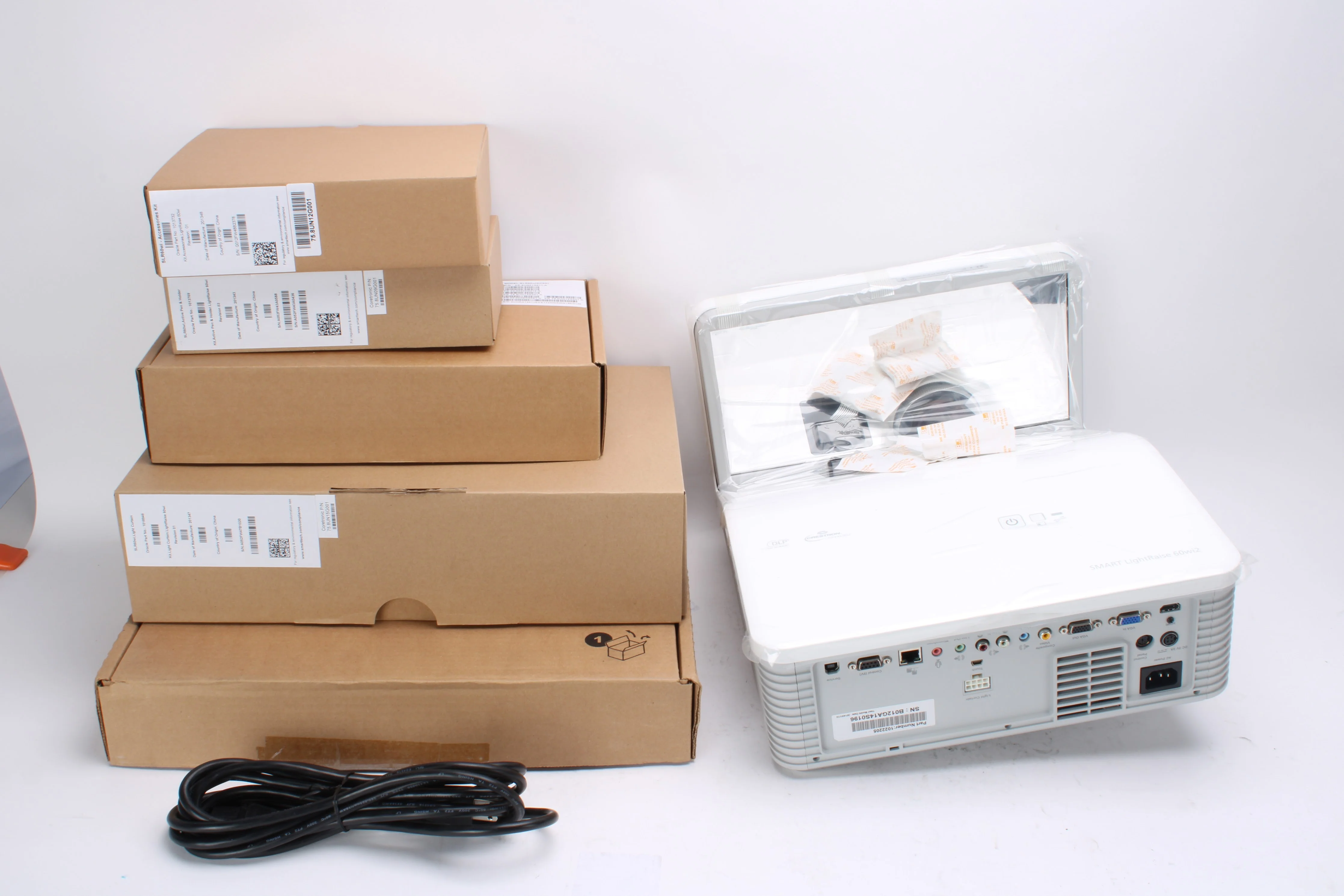 SMART LightRaise 60wi2 Projector With Accessories - New Open Box - Image 3