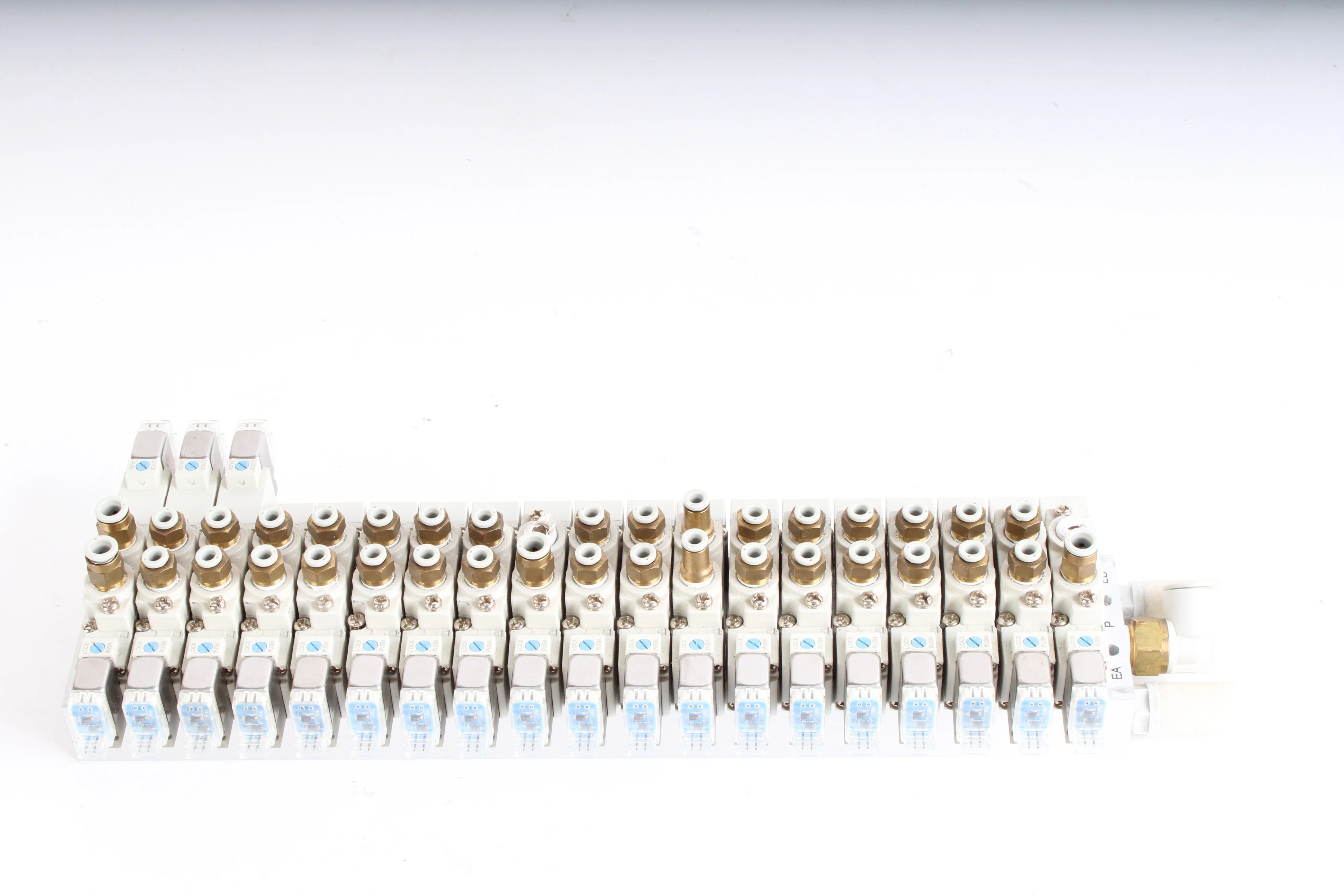 SMC 16x SY5120-5LZD-01 and 3x SY5320-5LZD-01 Solenoid Air Valve With Manifold