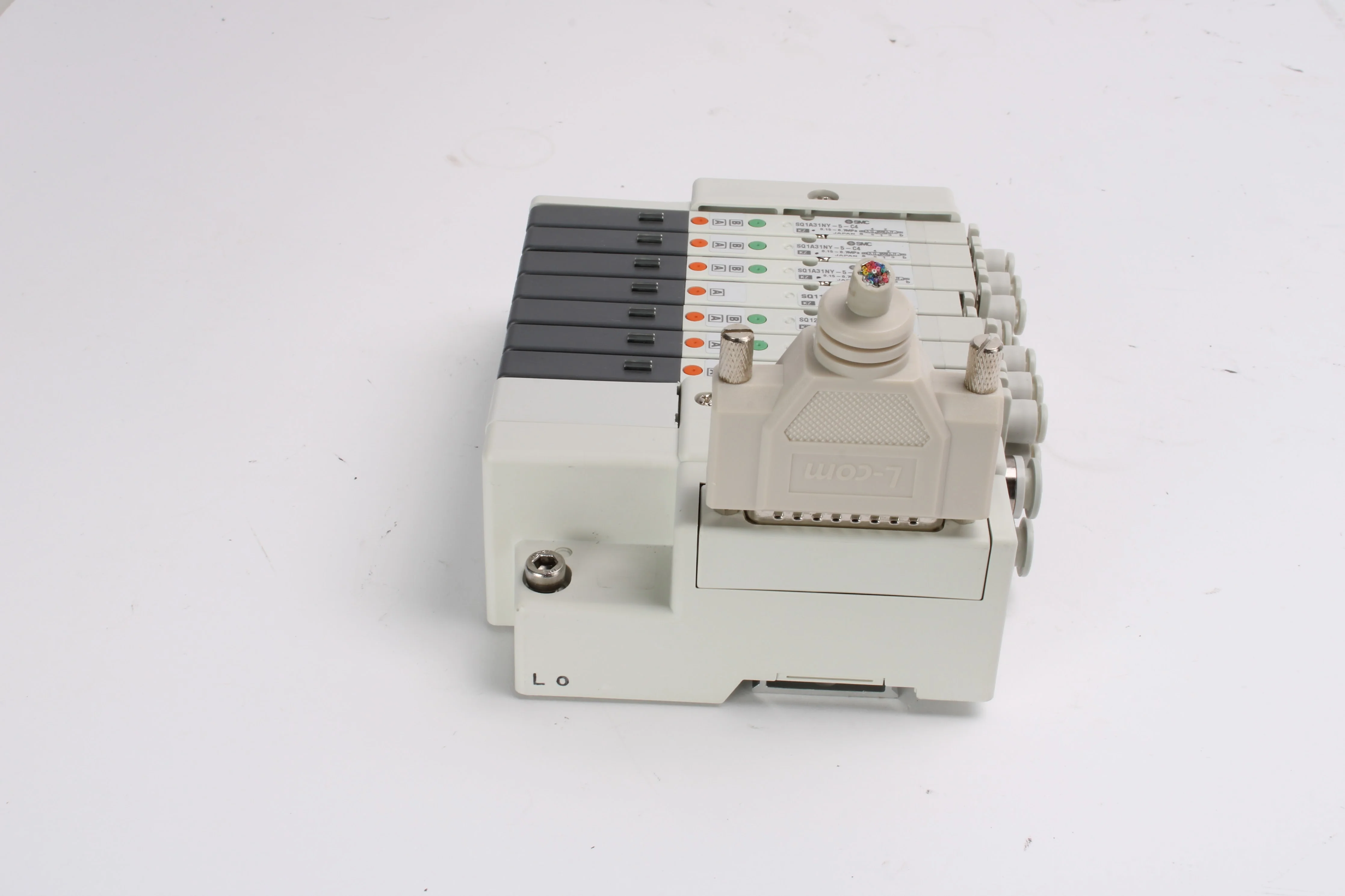 SMC 3x SQ1A31NY-5-C4, 1x SQ1131NY-5-C4, 3x SQ1231DNY-5-C4 Valve W/ Manifold - Image 4
