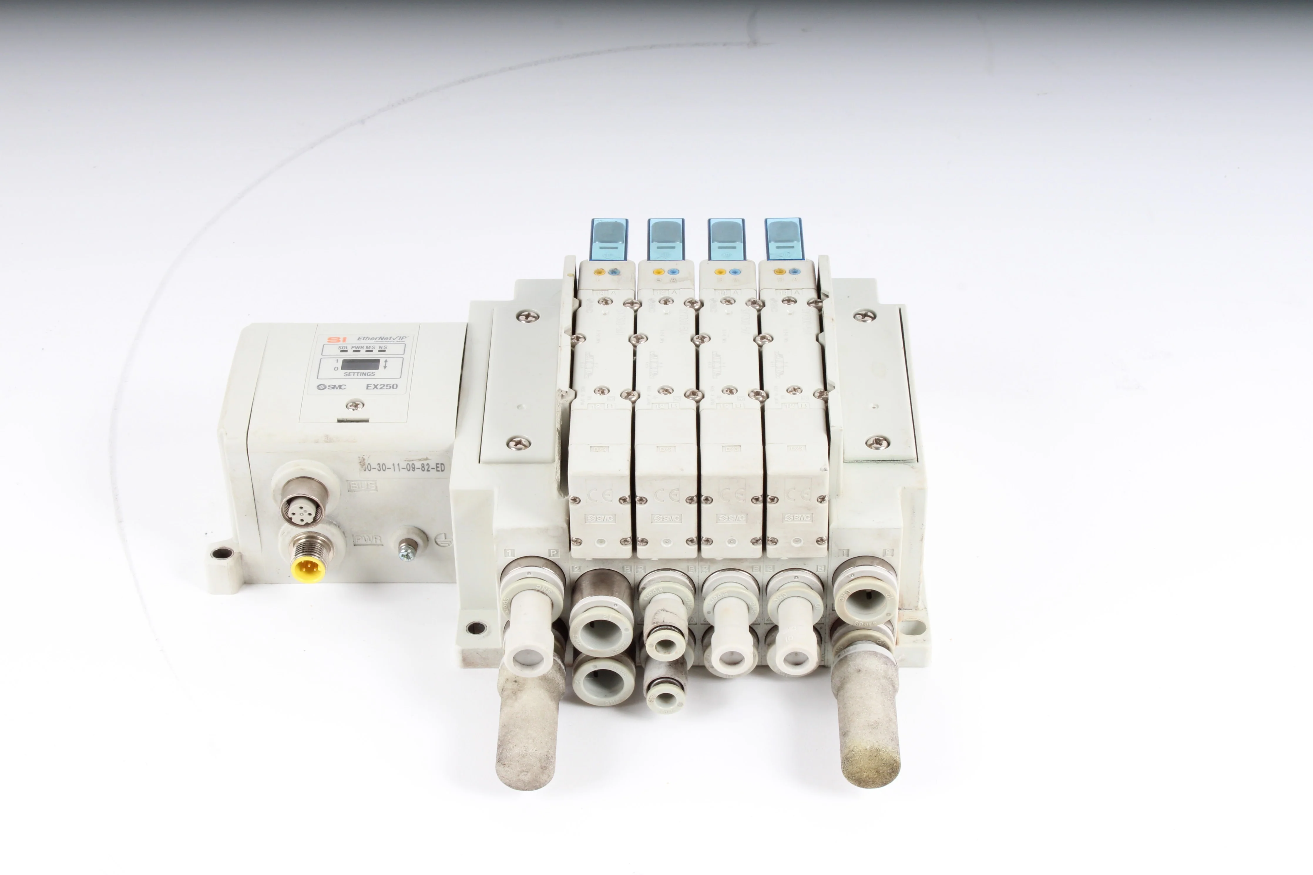SMC EX250-SEN1 Ethernet IP Collecteur + 4x: SY7300-5U1 Solenoid Valves