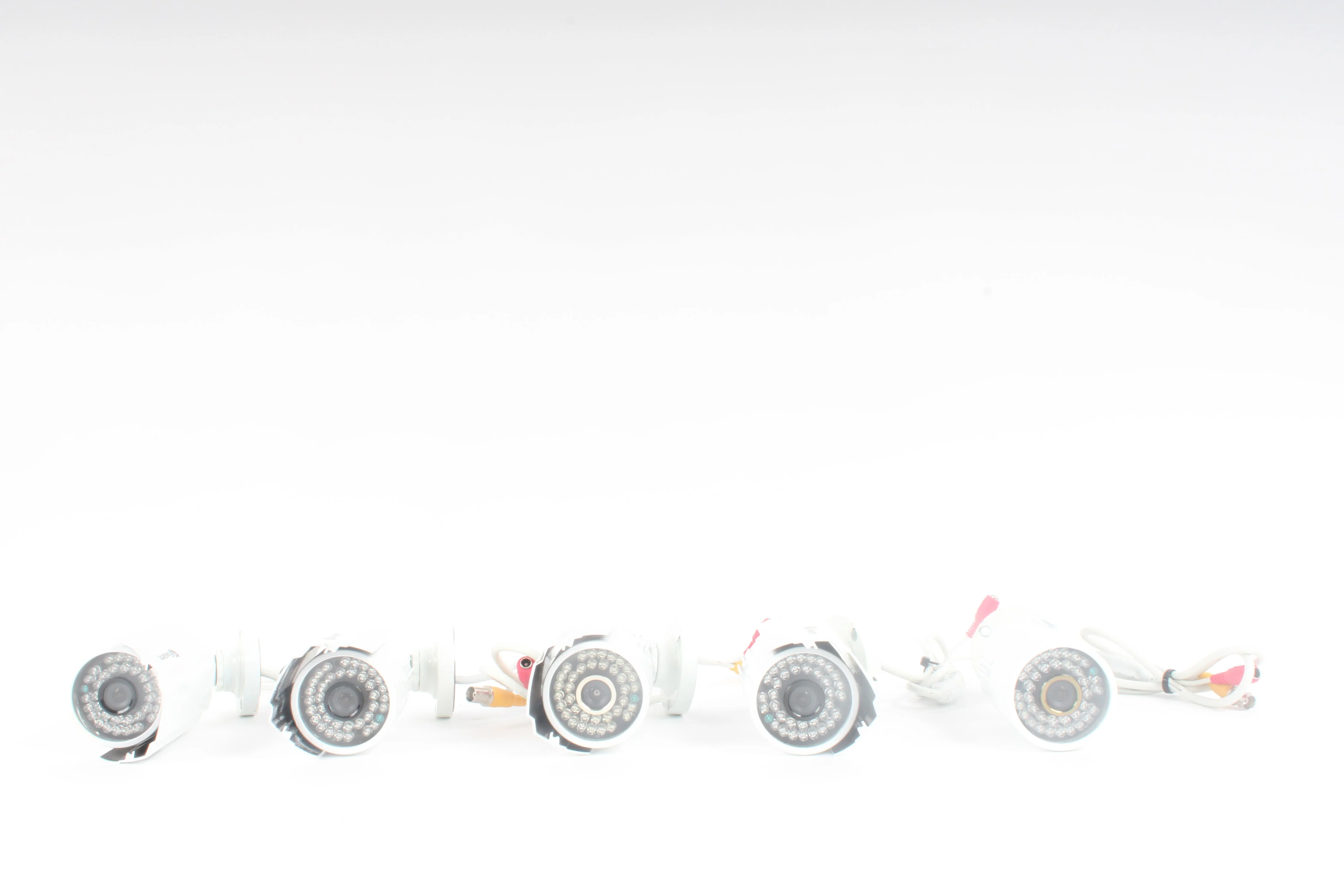 Swann SWPRO-642CAM High-Resolution Surveillance Security Camera Lot of 5 - Image 2