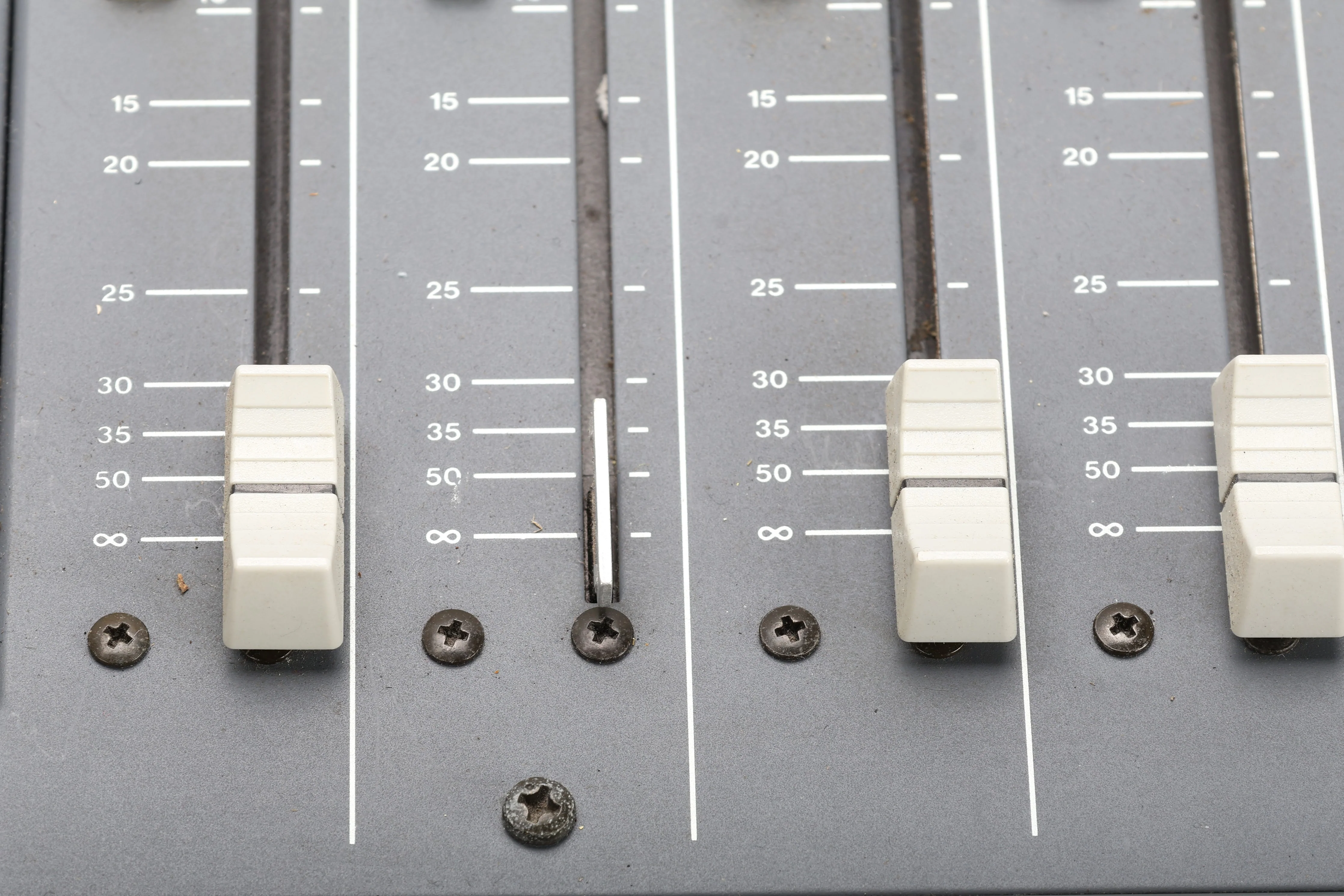 Tascam M-2600 MkII Mixing Console M-2600/24 - No Power Supply - Image 8