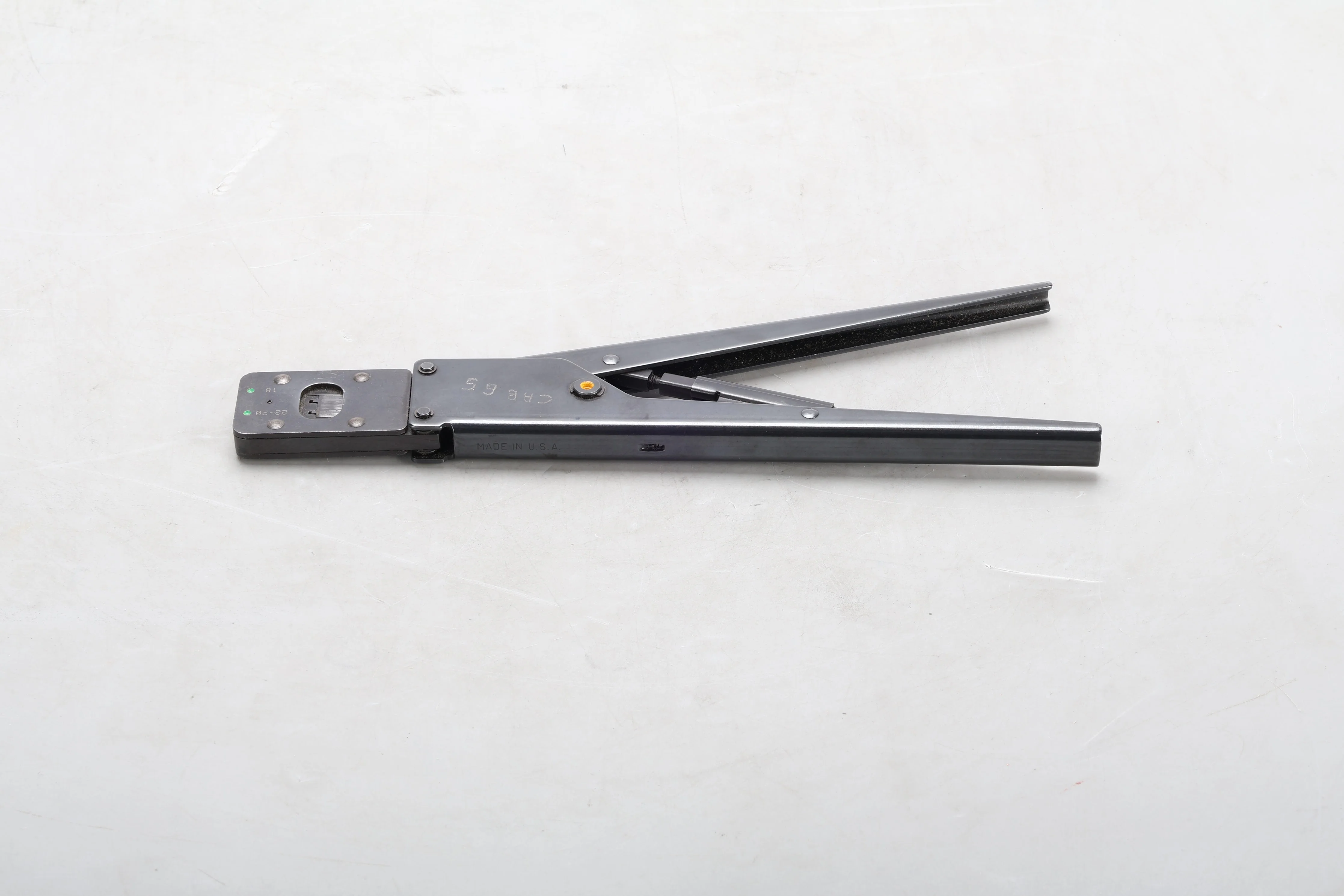 TE Connectivity AMP 90405-1 Hand Crimping Tool - Fair Condition - Image 2
