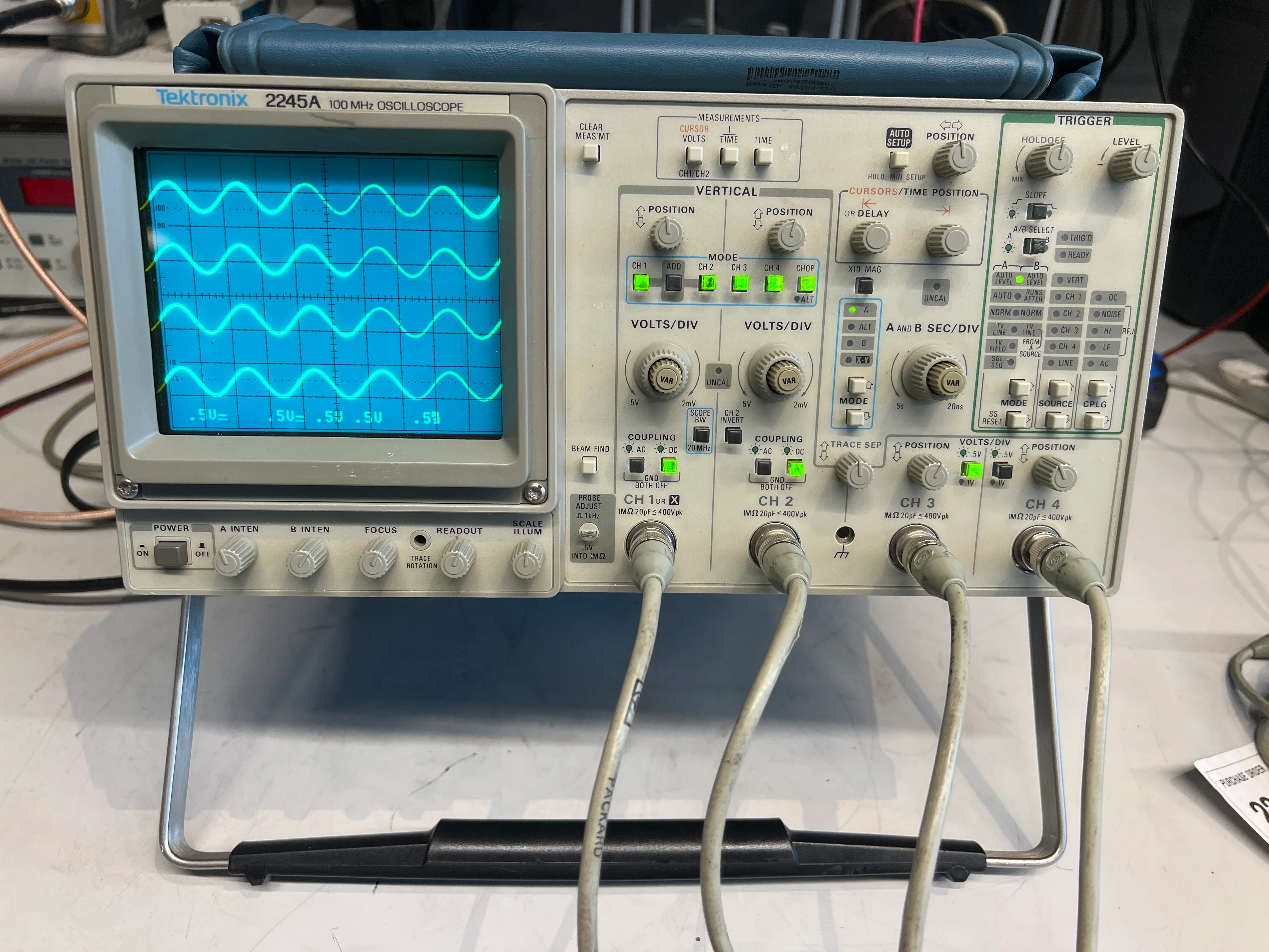 Tektronix 2245A 100 MHz 4-Channel Oscilloscope W/ Power Cable and Accessory Bag - Image 2