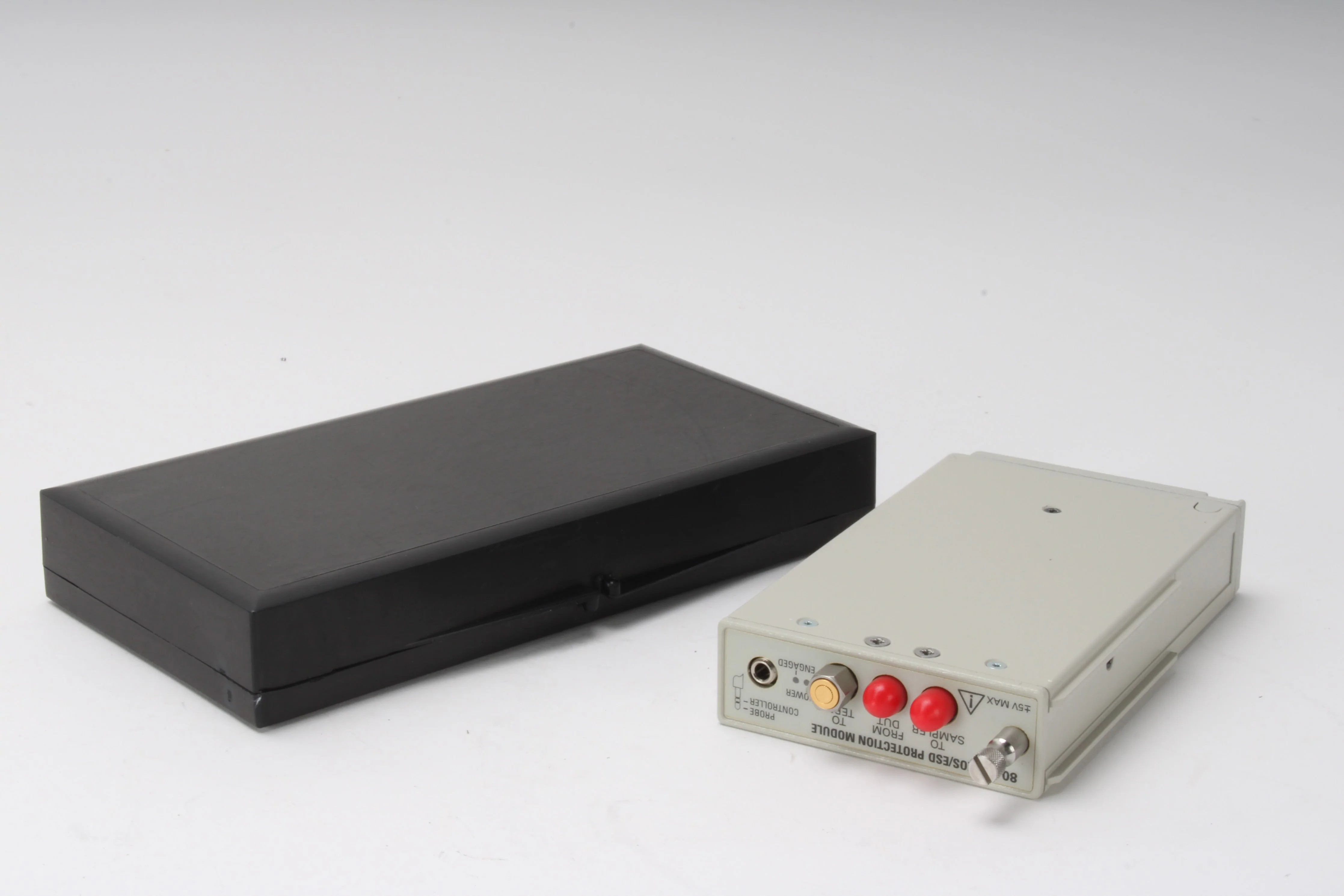 Tektronix 80A02 EOS/ESD Protection Module With Case, Manuals, and Accessories - Image 4
