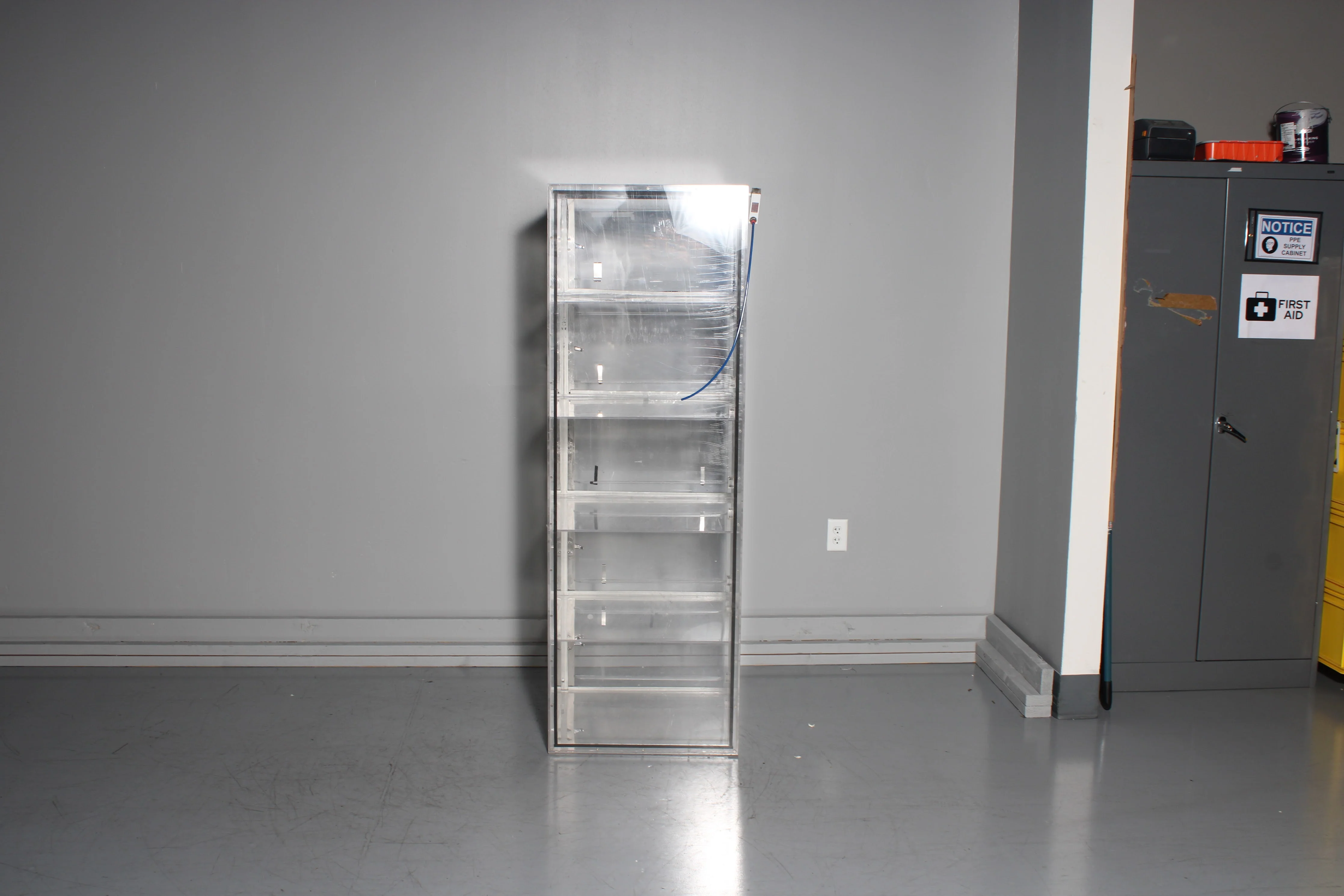 Terra Universal 2154-00-1 Desiccator Cabinet With 5x Chambers - Missing Handle - Image 3