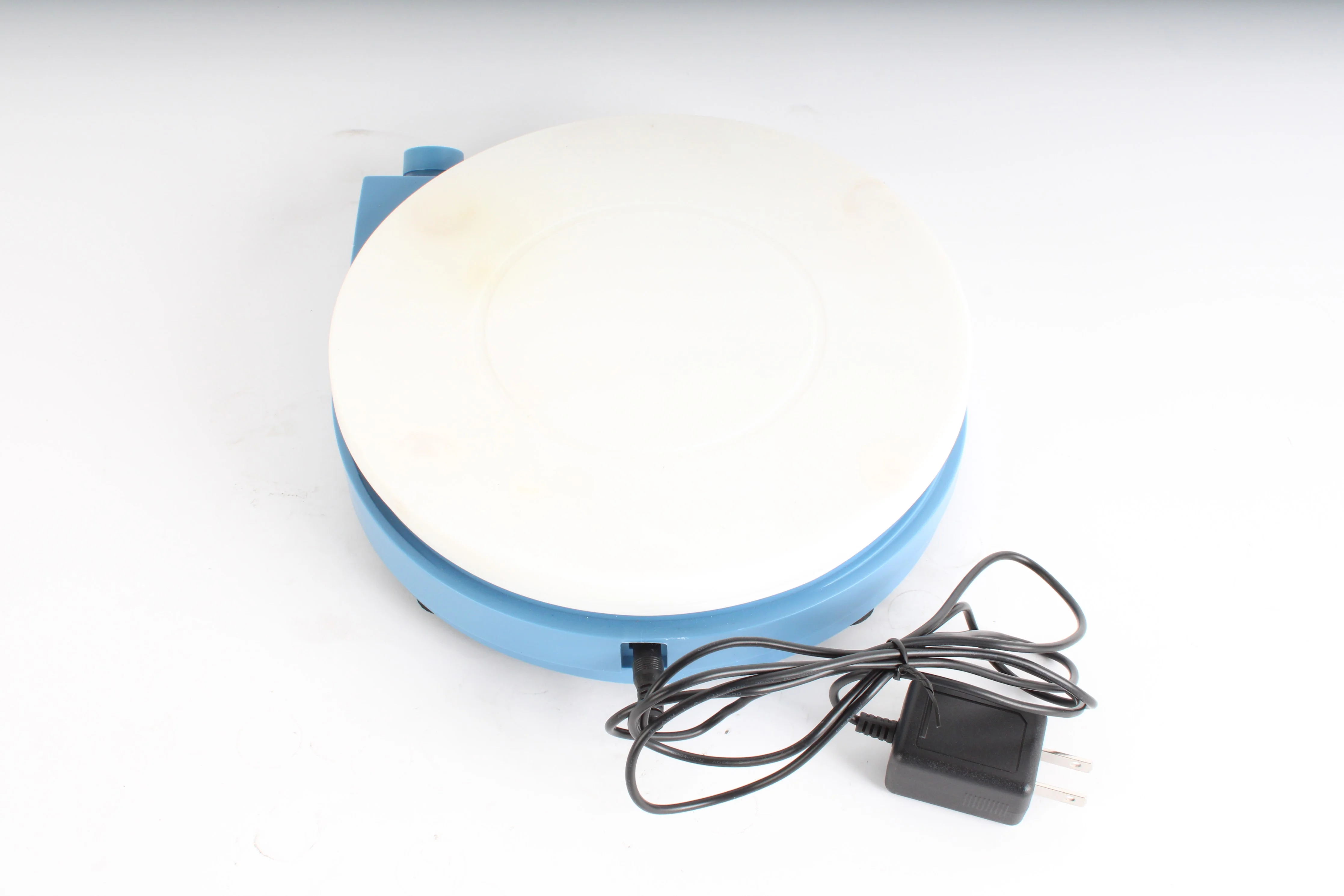 Thermo Scientific 88880011 Magnetic Stirrer RT Basic-22 With White Top Cover - Image 4