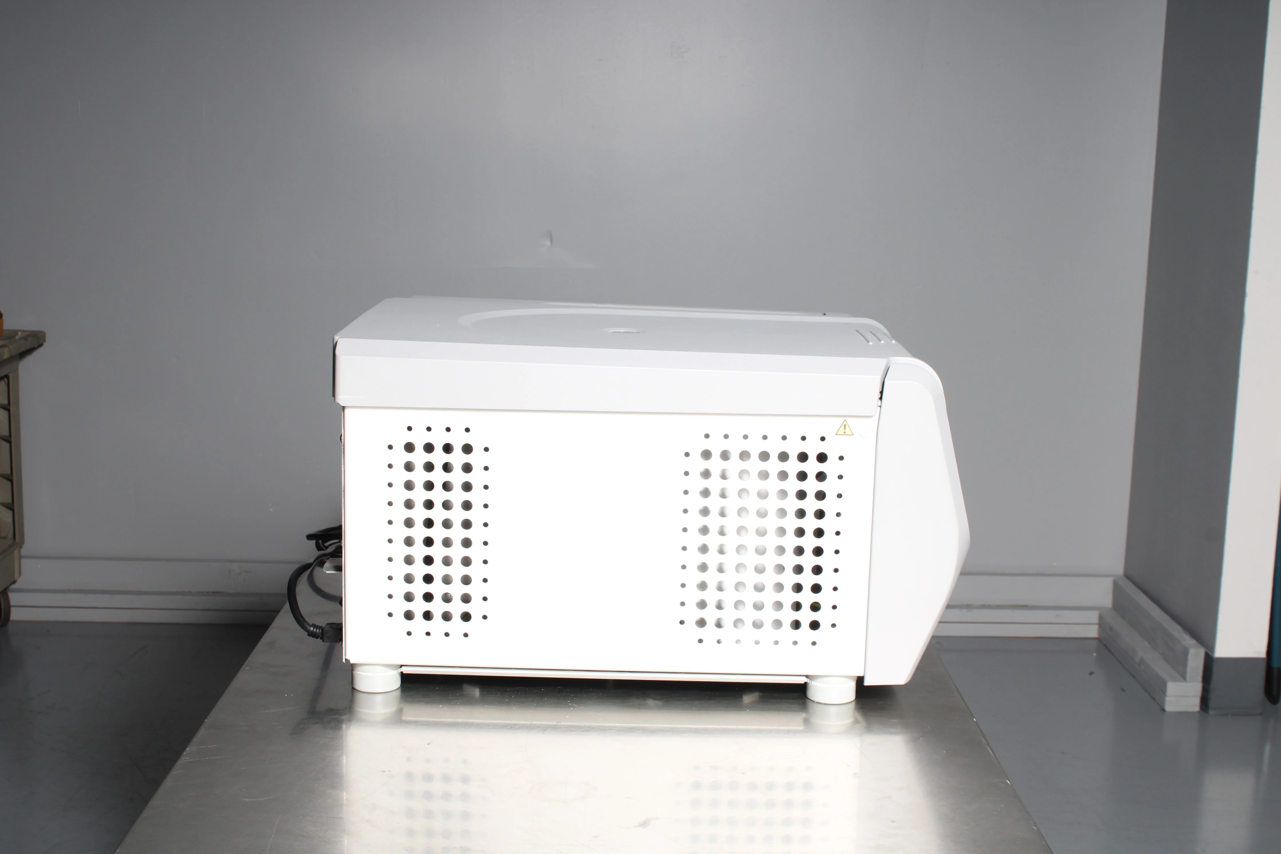 Thermo Scientific Sorvall X1R Pro-MD Refrigerated Centrifuge W/ 75003300 Rotor - Image 3