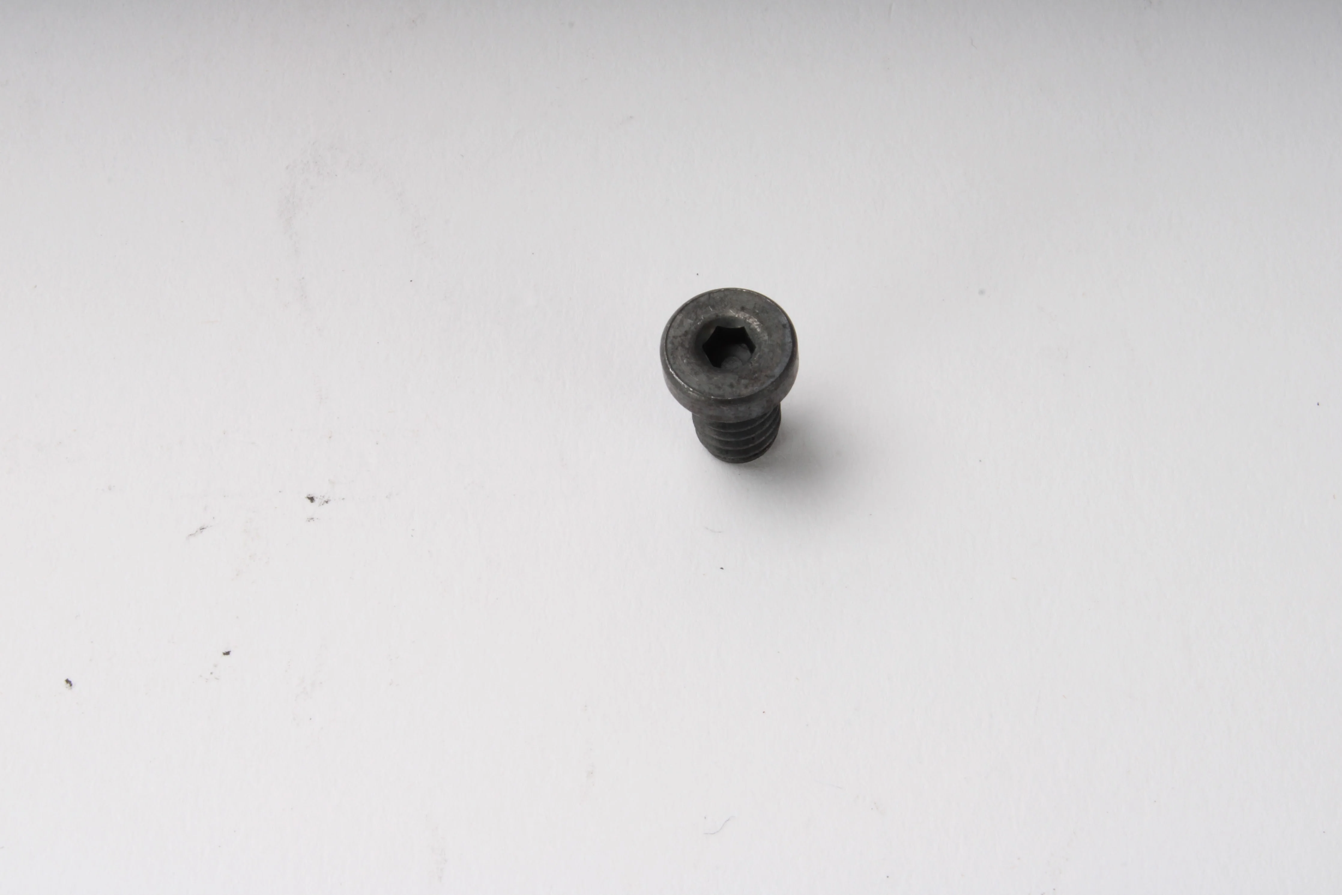 Thorlabs SH25LP38 1/4"-20 Low-Profile Channel Screw, 3/8" Long (100 Pack) - Image 3