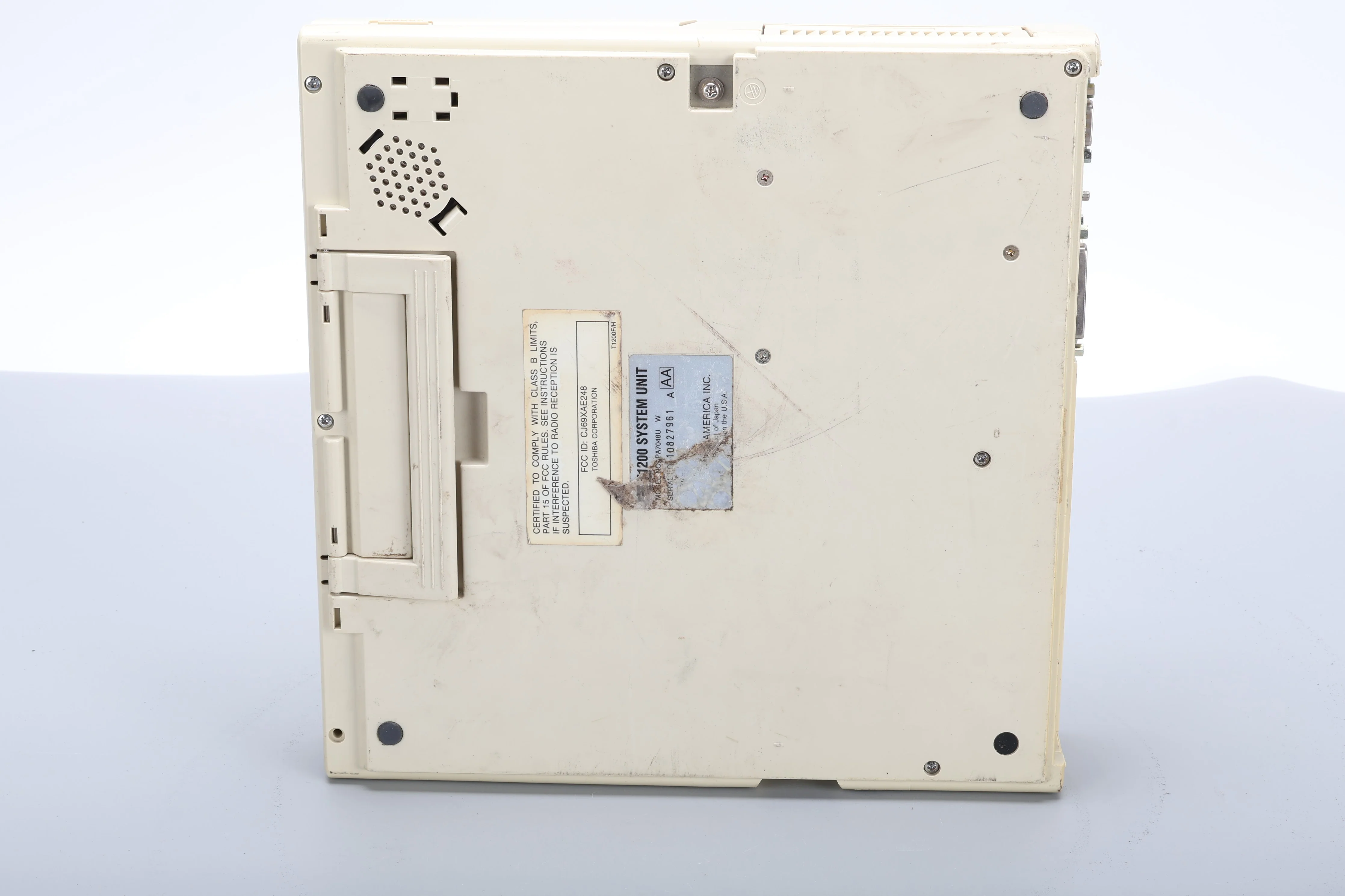 Toshiba T1200 System Unit PA7048U - AS IS Parts or Repair - Image 4