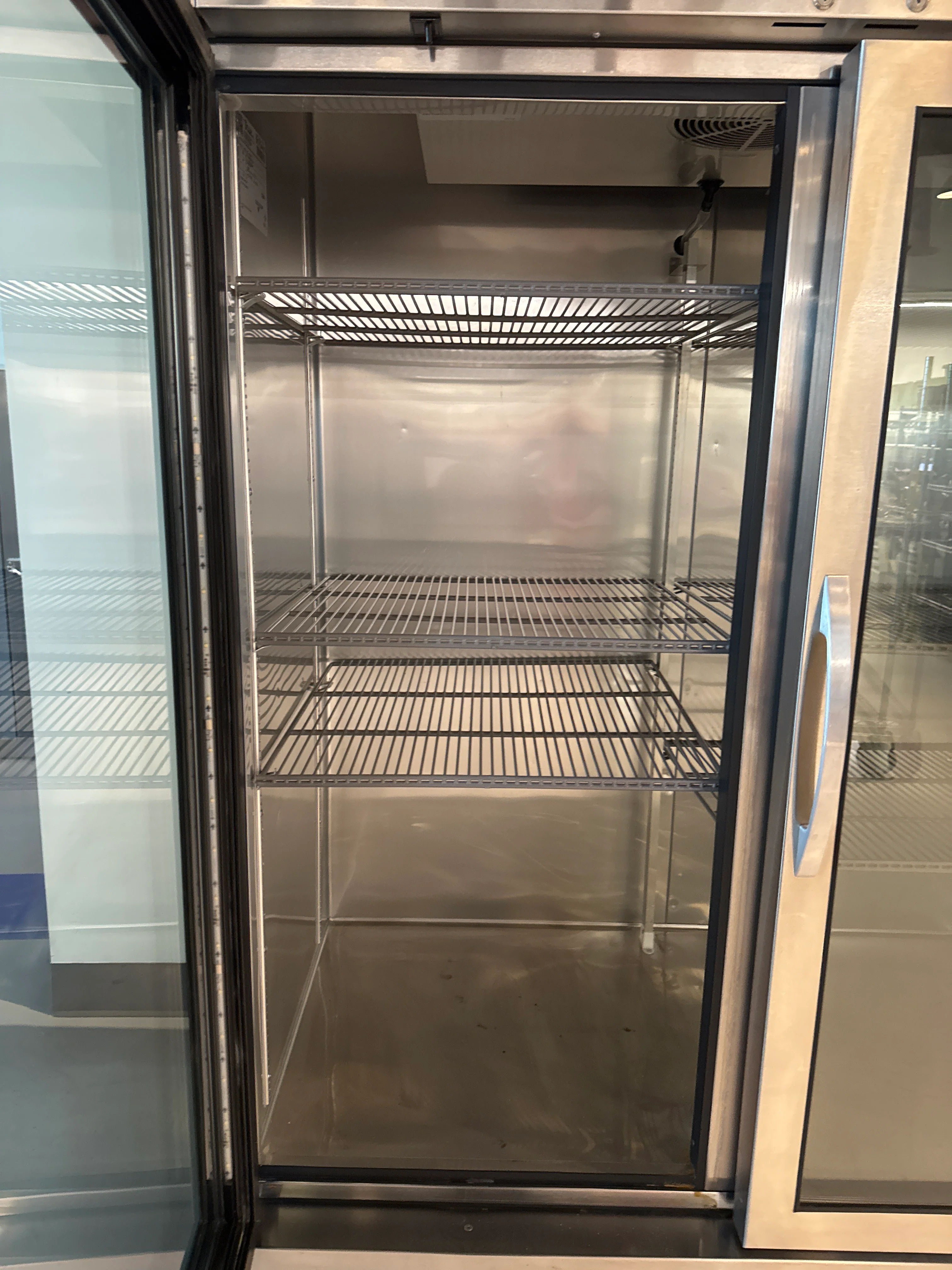 True T-49G-HC~FGD01 Reach-In Glass Swing Door Refrigerator 6x Racks SN: 9175441 - Image 3