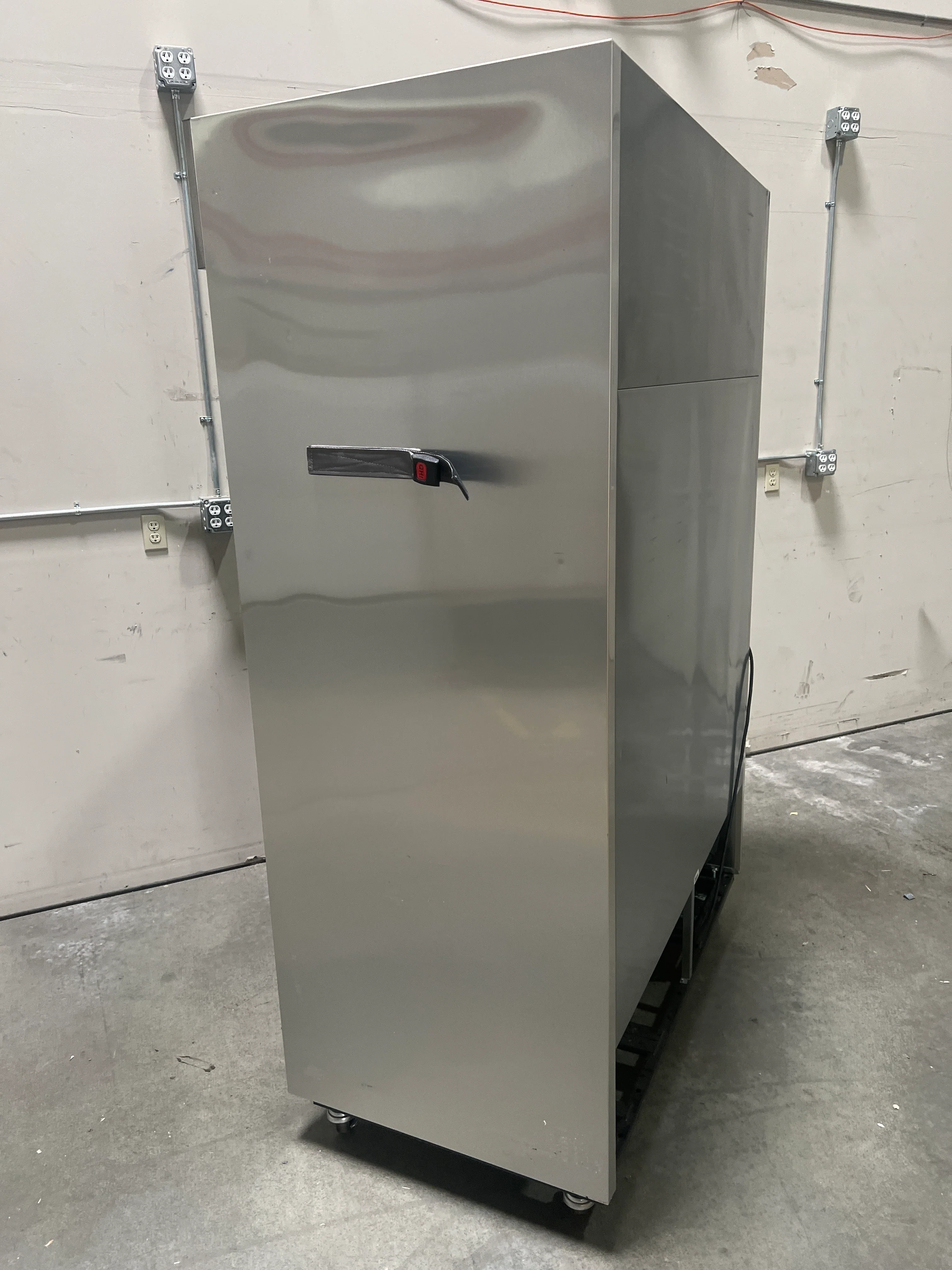 True TSD-47G-LD Reach-In Refrigerator With 9x Shelves - Image 5