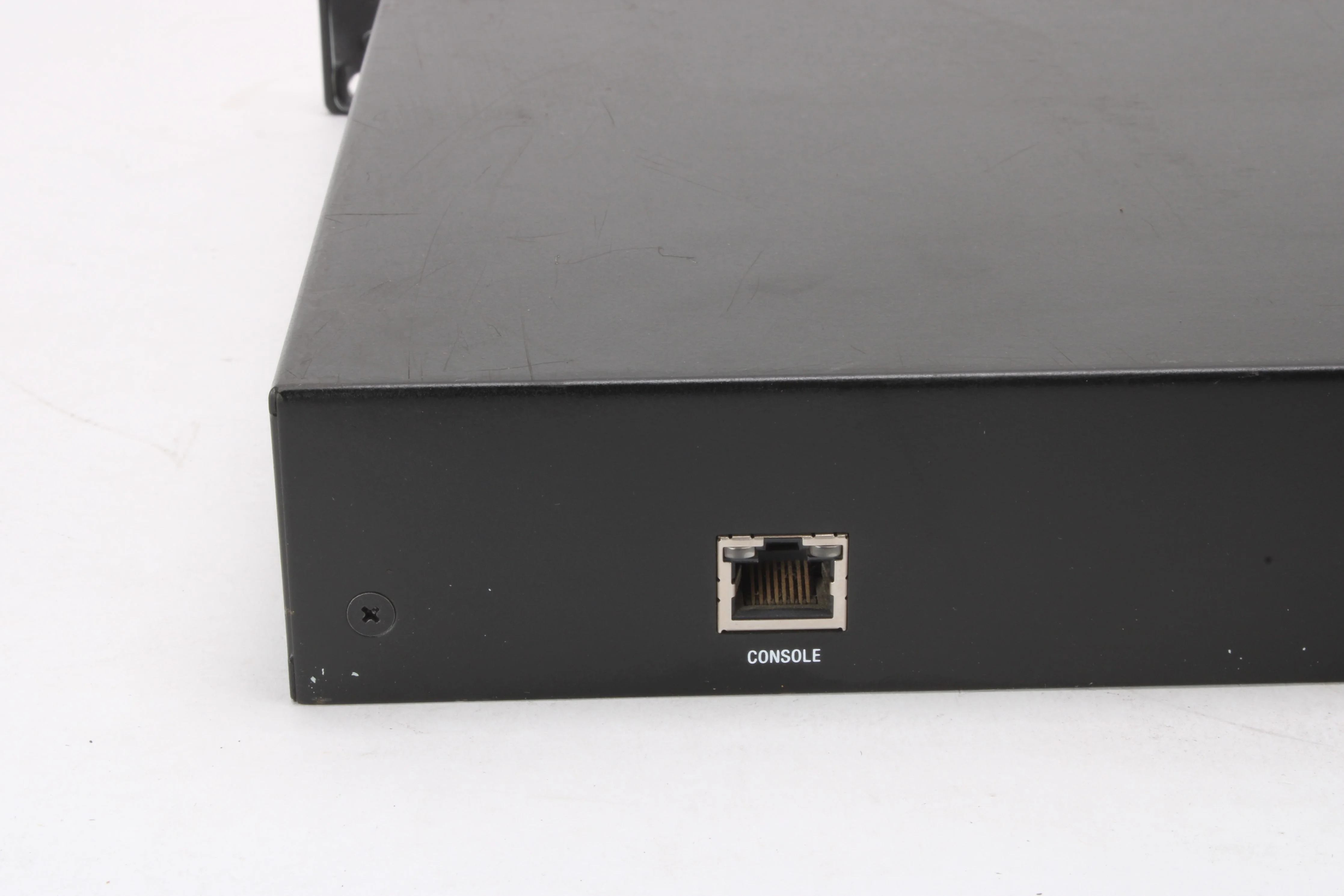 Ubiquiti Network EdgeSwitch ES-24-500W 24-POE Gigabit Switch With Rack Ears - Image 4