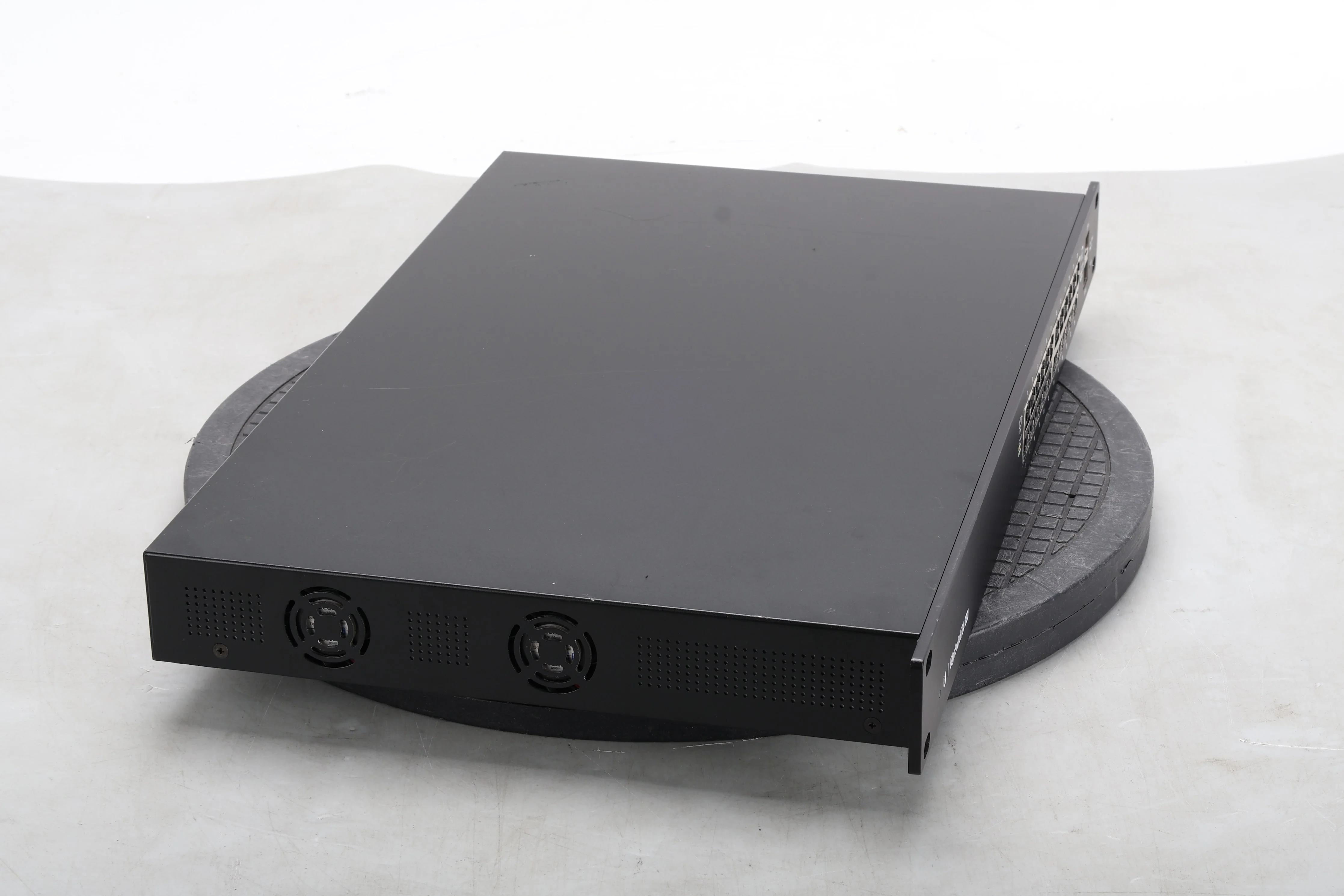 Ubiquiti Networks ES-24-250W Managed Network Switch L2/L3 Gigabit 24-Port - Image 5