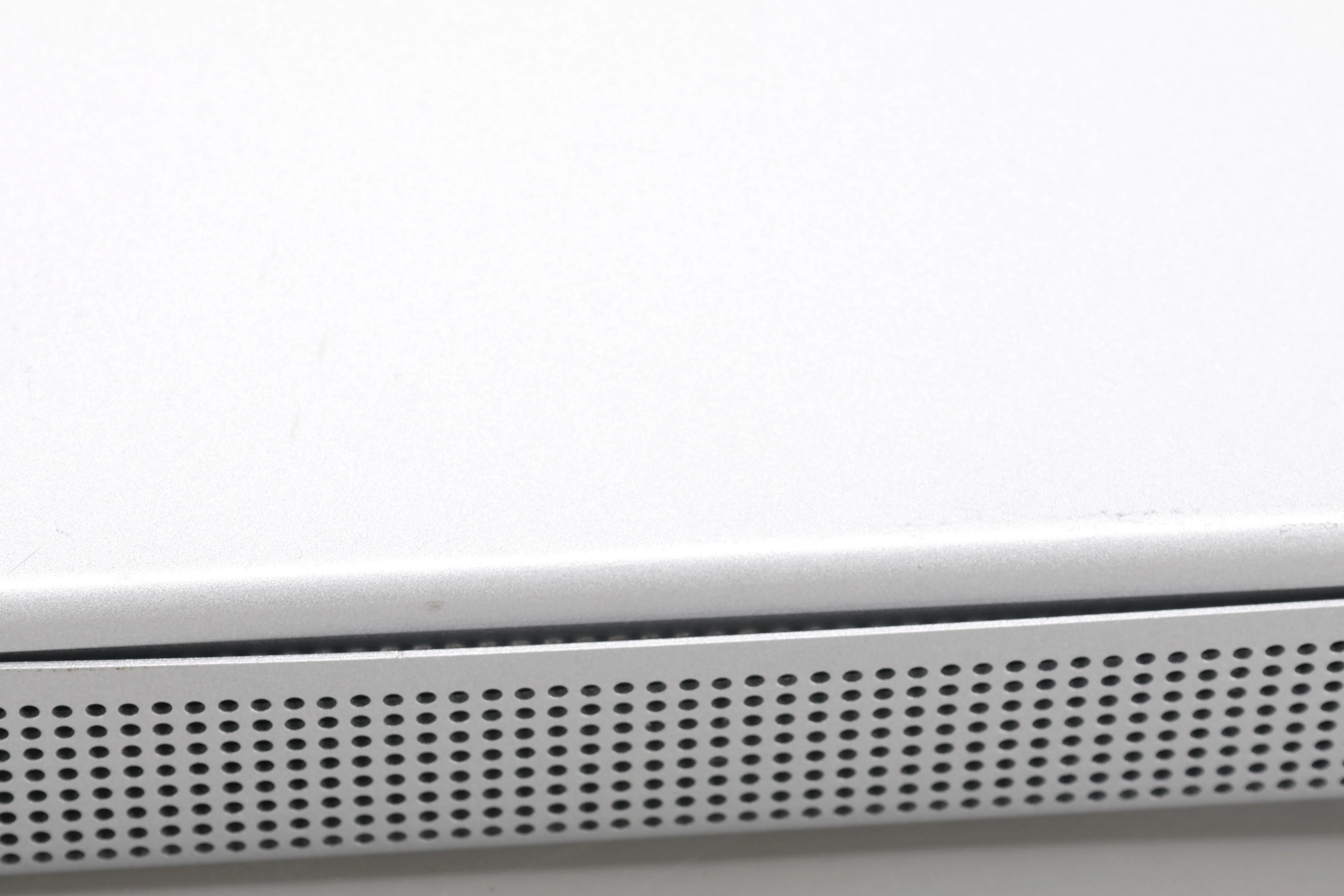Ubiquiti Networks UniFi US-8-150W 8-Port Ethernet Switch With Rack Ears - Image 4