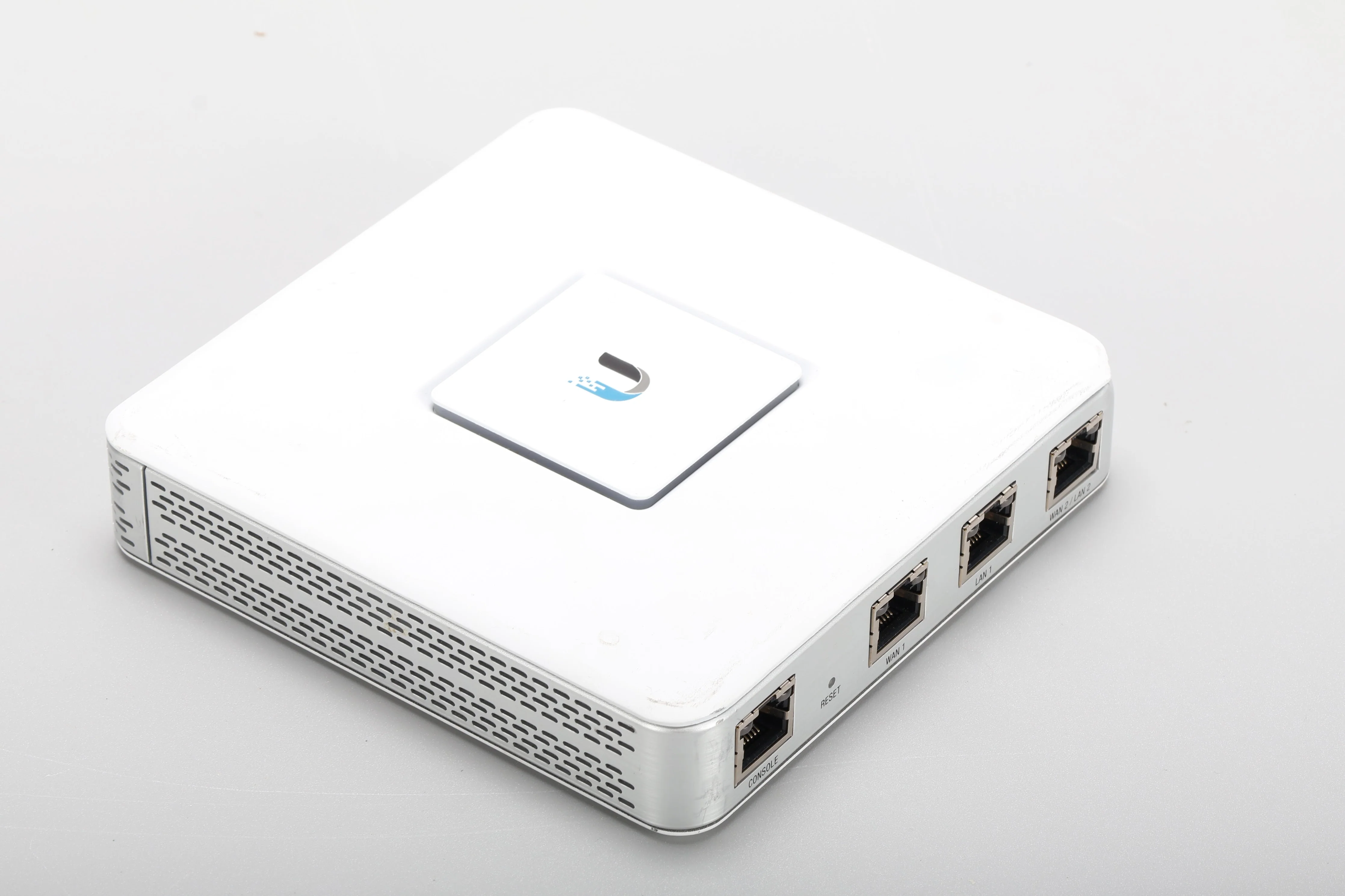 Ubiquiti Networks UniFi USG Security Gateway - Fair Condition